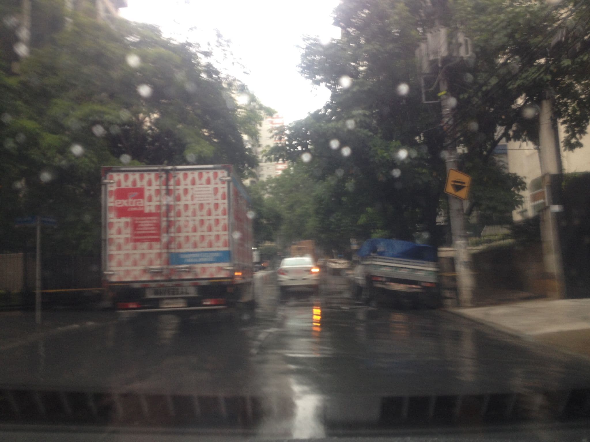 Street view near Estanconfor Villa Jardins, Jardim Paulista — © jglacerda (CC BY-SA · Mapillary)