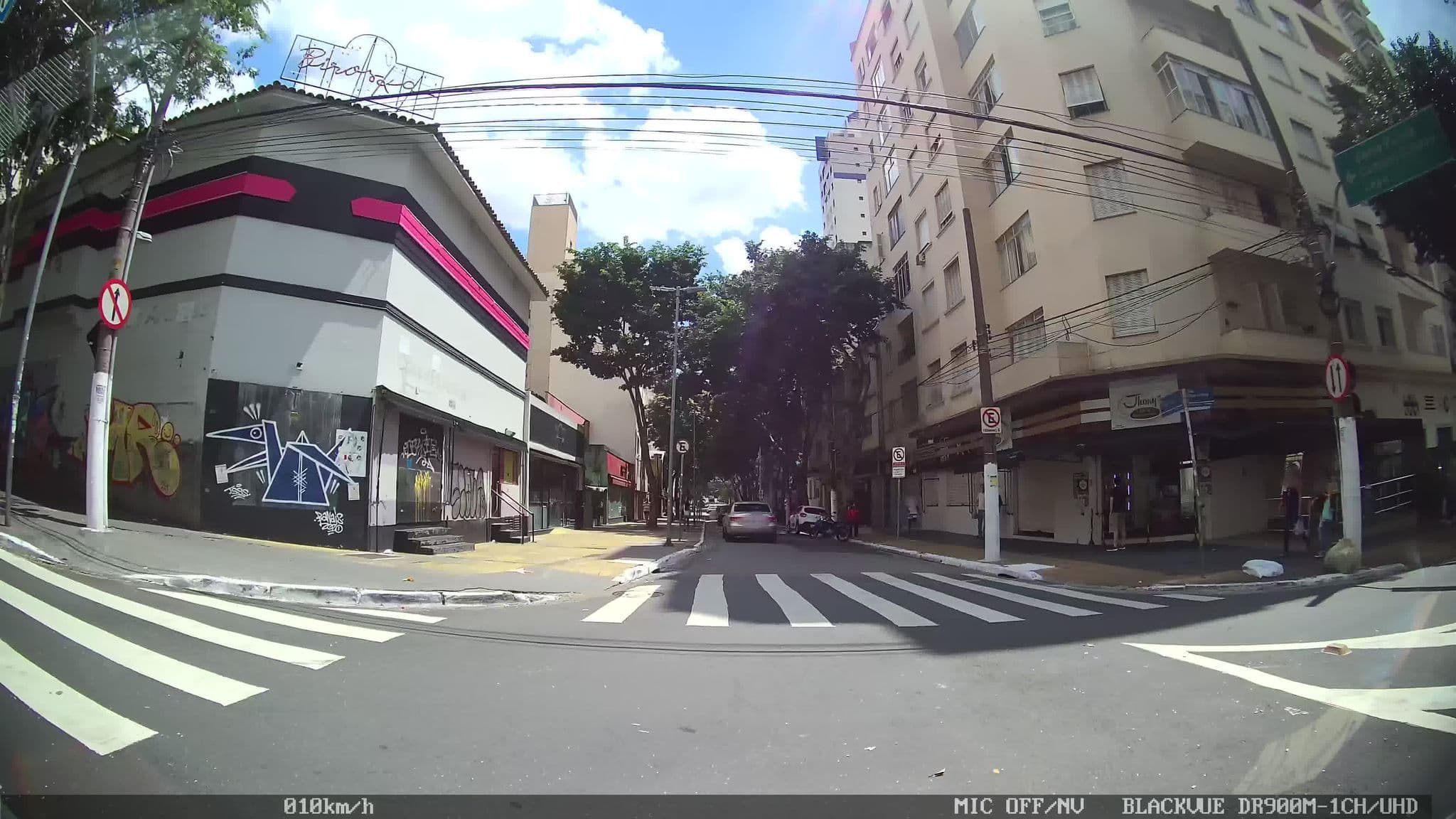 Street view near Pensão do Ivam, Santa Cecilia — © kaart_2 (CC BY-SA · Mapillary)