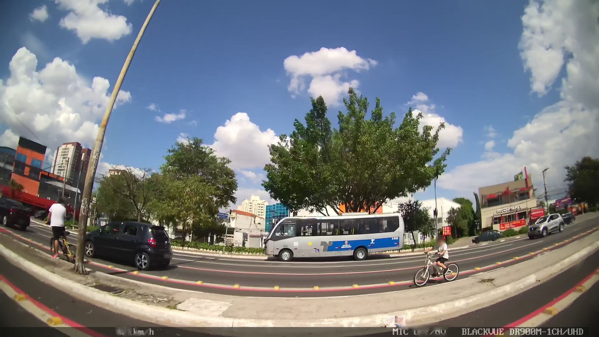 Street view near Maison Florense Hotel, Vila Guilherme — © kaart_2 (CC BY-SA · Mapillary)