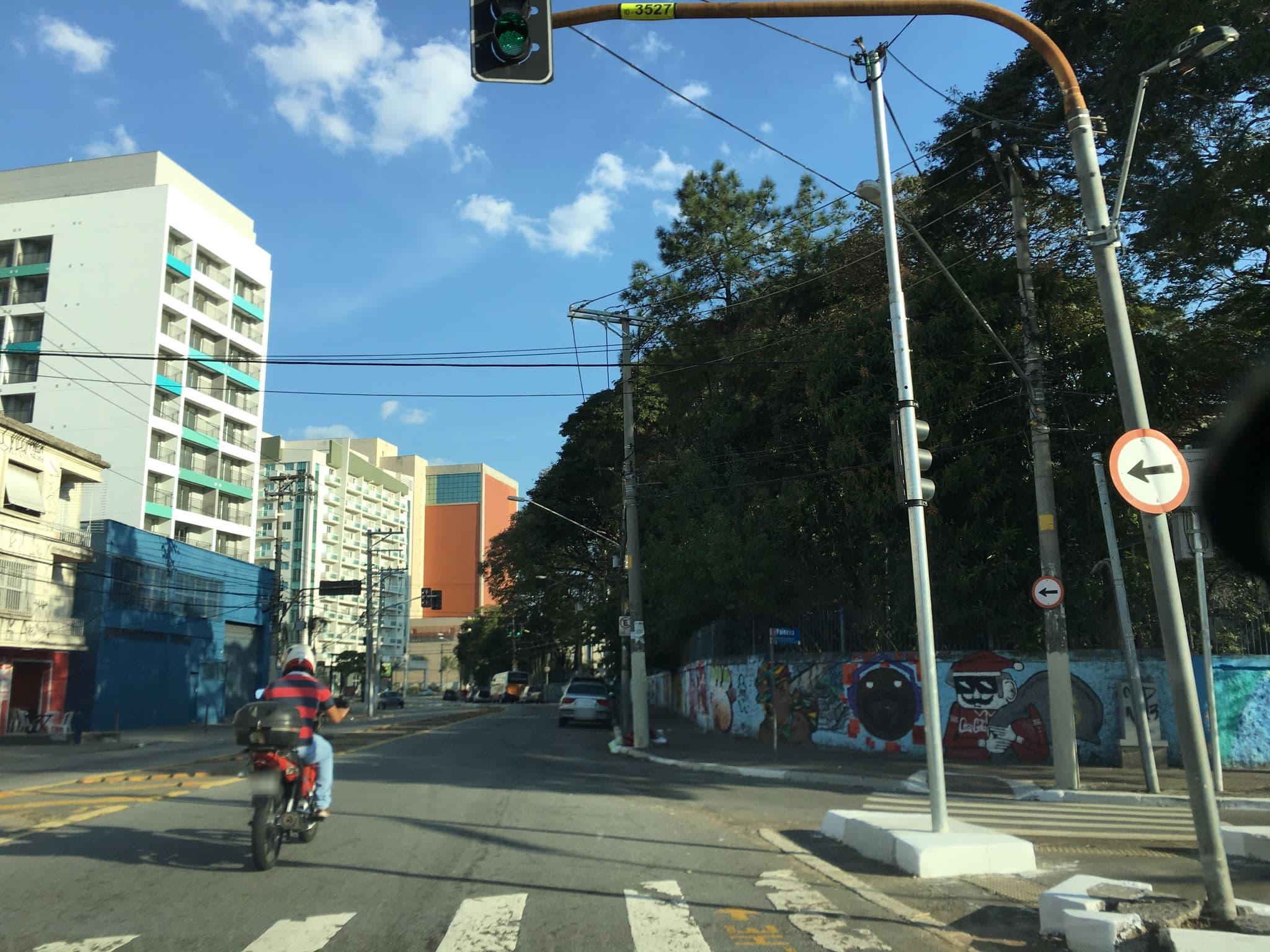 Street view near Uotel Anhembi Expo, Pari — © bonix_mapper (CC BY-SA · Mapillary)
