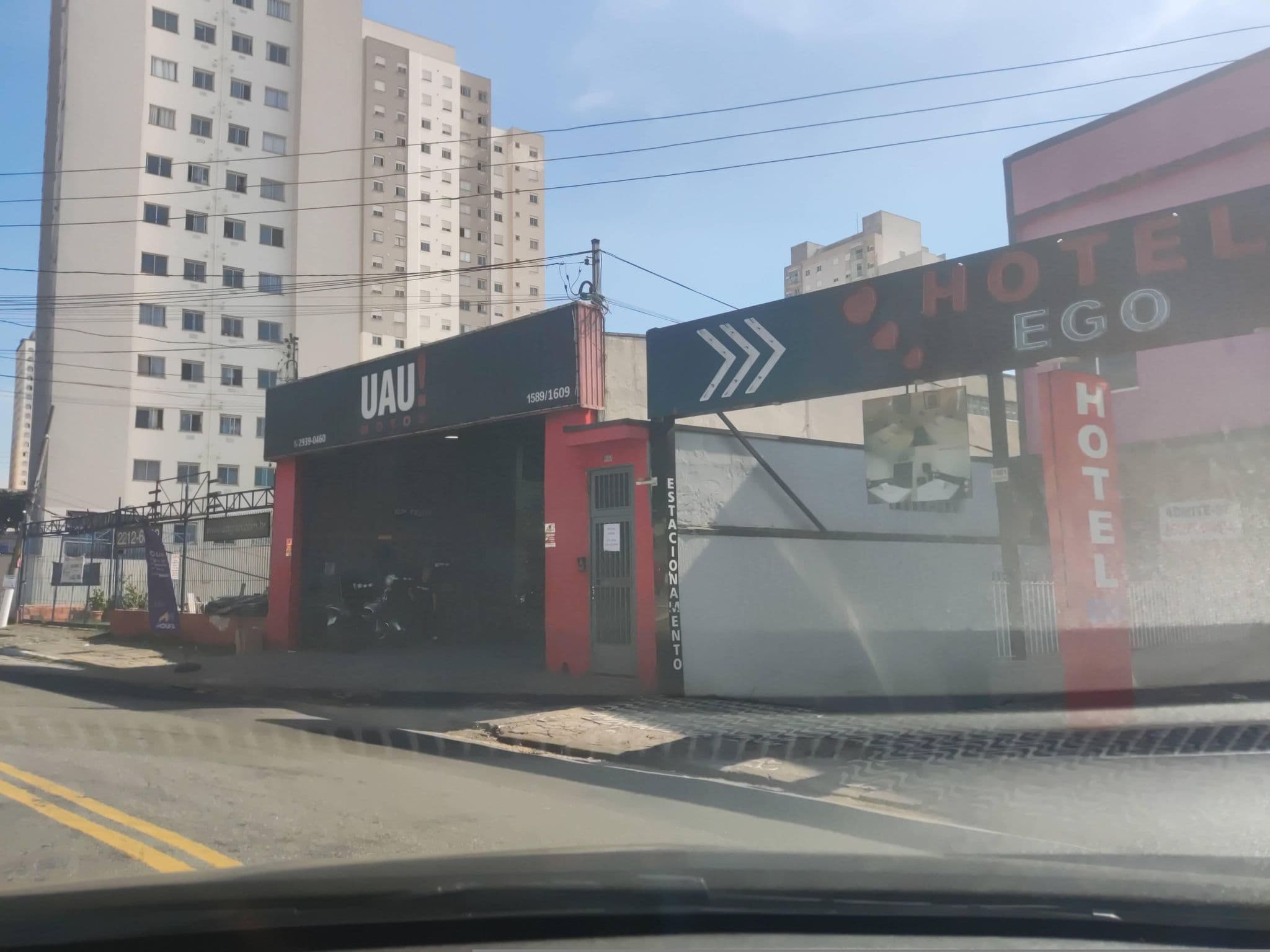 Street view near Motel Flor Da Guapira, Vila Galvão — © quionzo (CC BY-SA · Mapillary)
