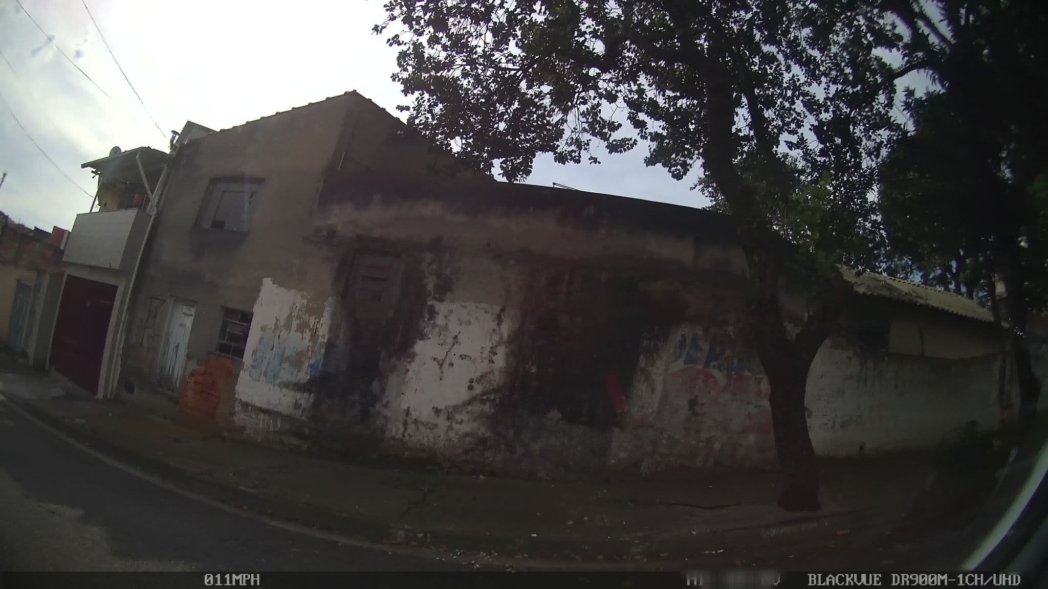 Street view near Casarao em Guarulhos, Guarulhos — © kaart_4 (CC BY-SA · Mapillary)