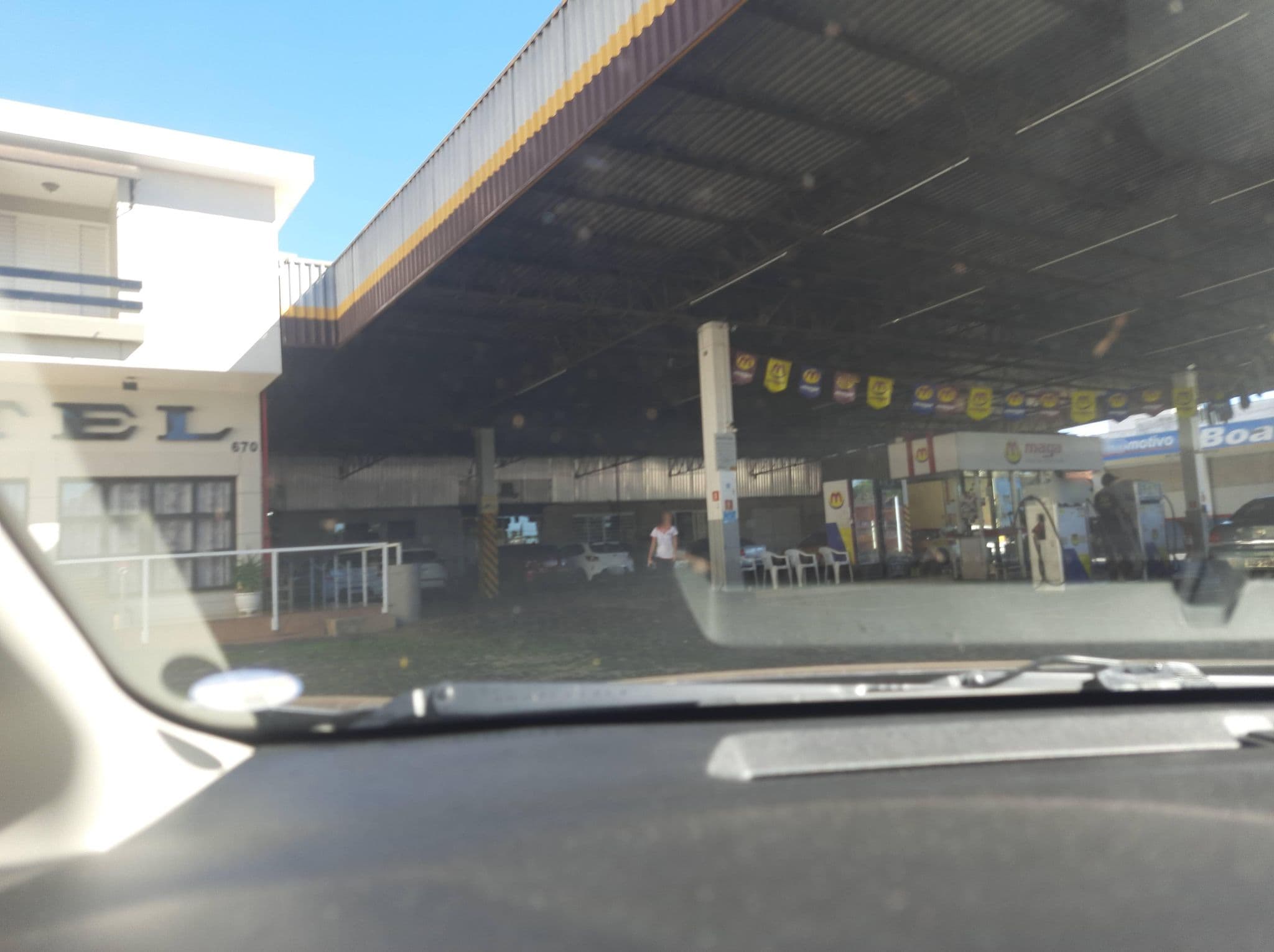 Street view near Príncipe Palace Hotel, Vargem Grande do Sul — © alemenezes (CC BY-SA · Mapillary)