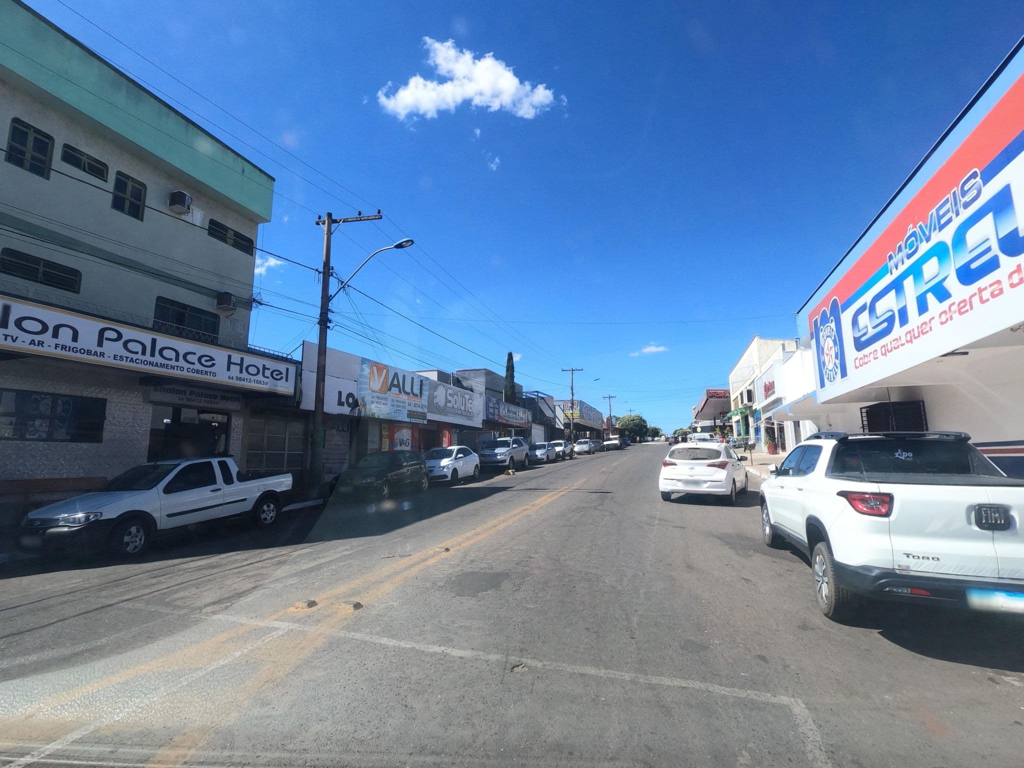 Street view near Shalon Palace Hotel, Iporá — © MuitoAlemdasFronteiras (CC BY-SA · Mapillary)