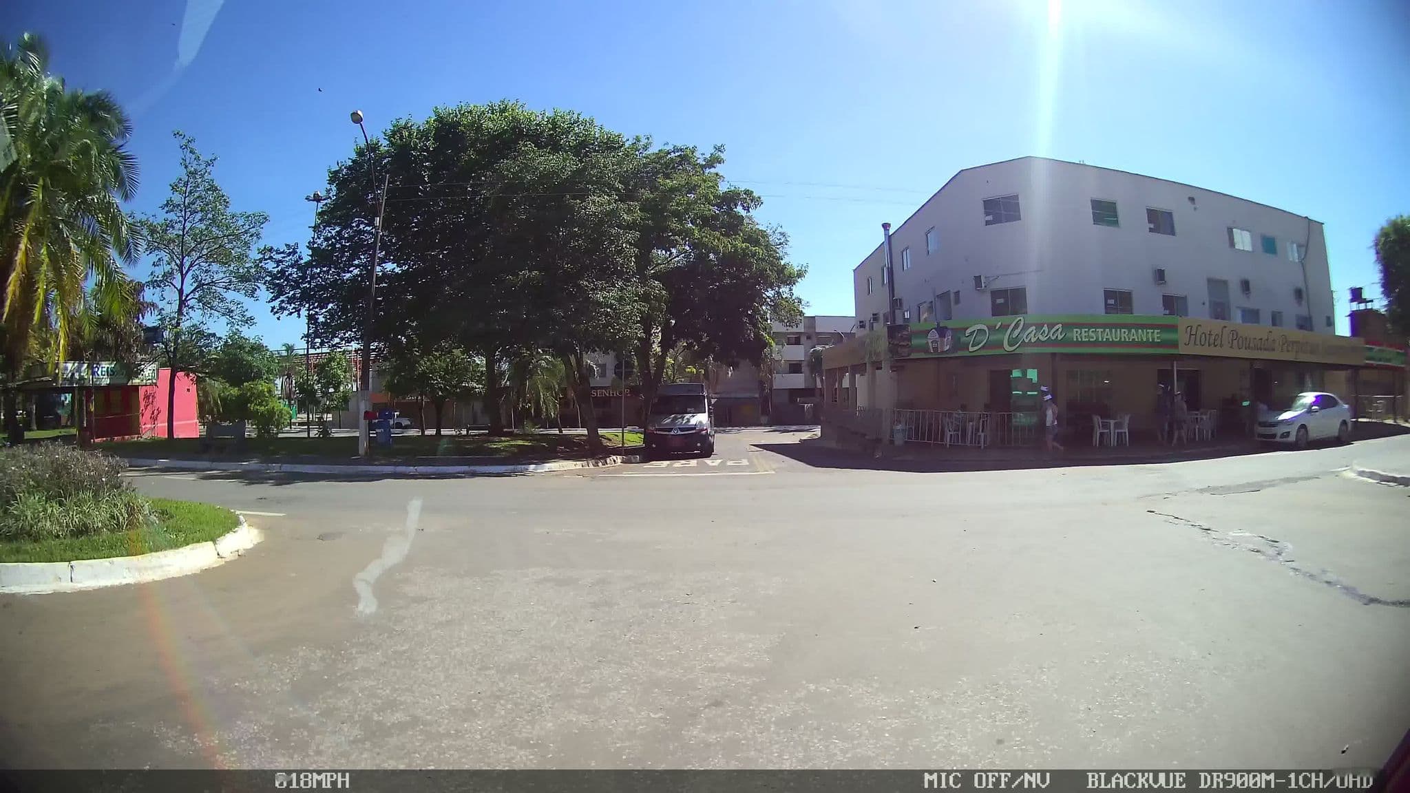 Street view near Hotel Pousada Perpetuo Socorro, Trindade — © kaart_4 (CC BY-SA · Mapillary)