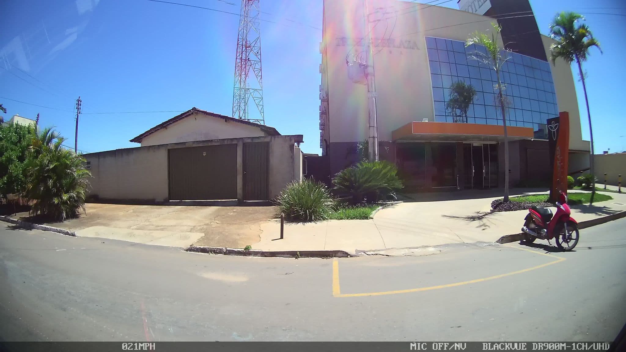 Street view near Hotel Trindade Plaza, Trindade — © kaart_4 (CC BY-SA · Mapillary)