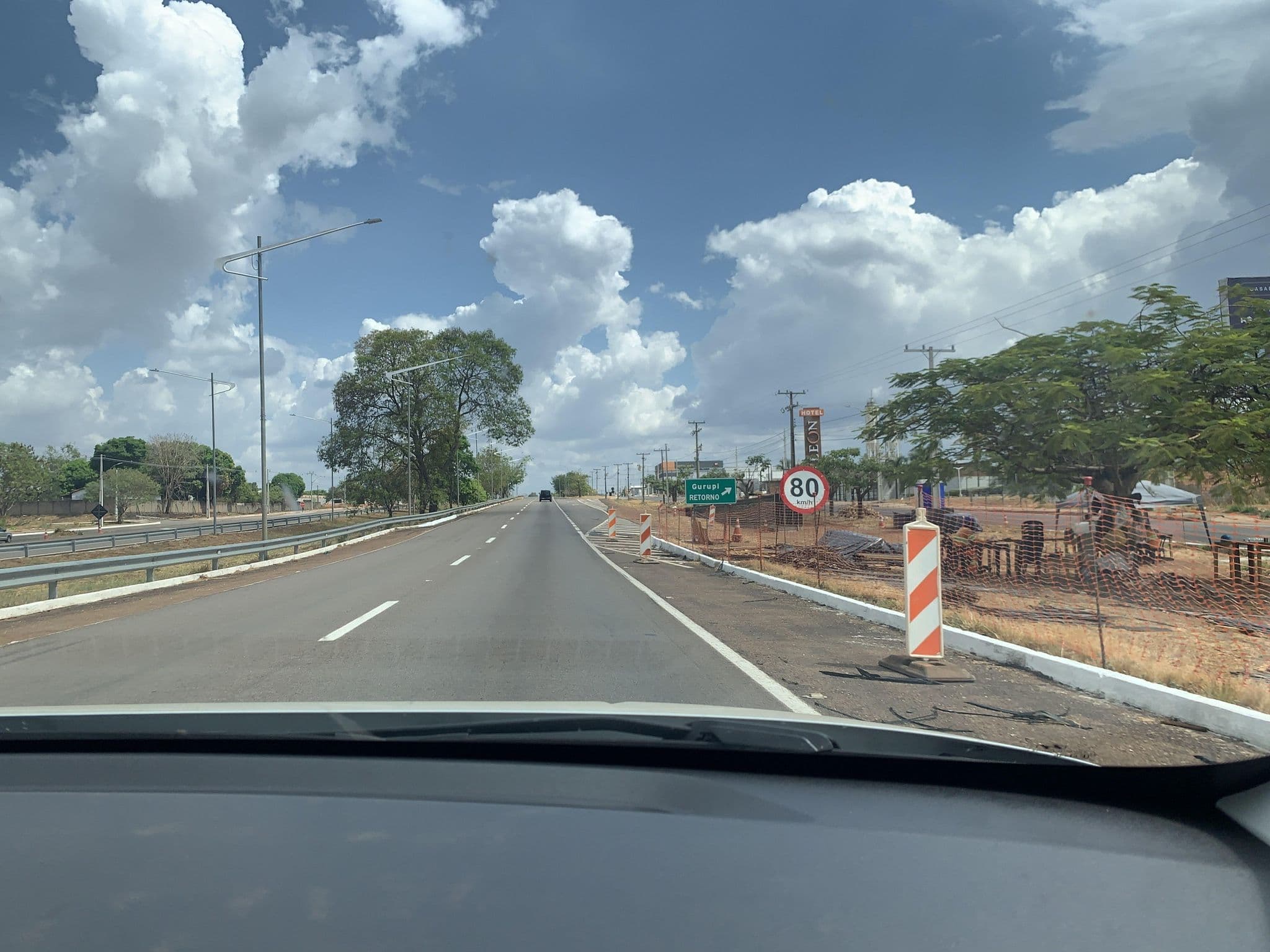 Street view near Oiti Hotel, Gurupi — © CelineGnoatto (CC BY-SA · Mapillary)