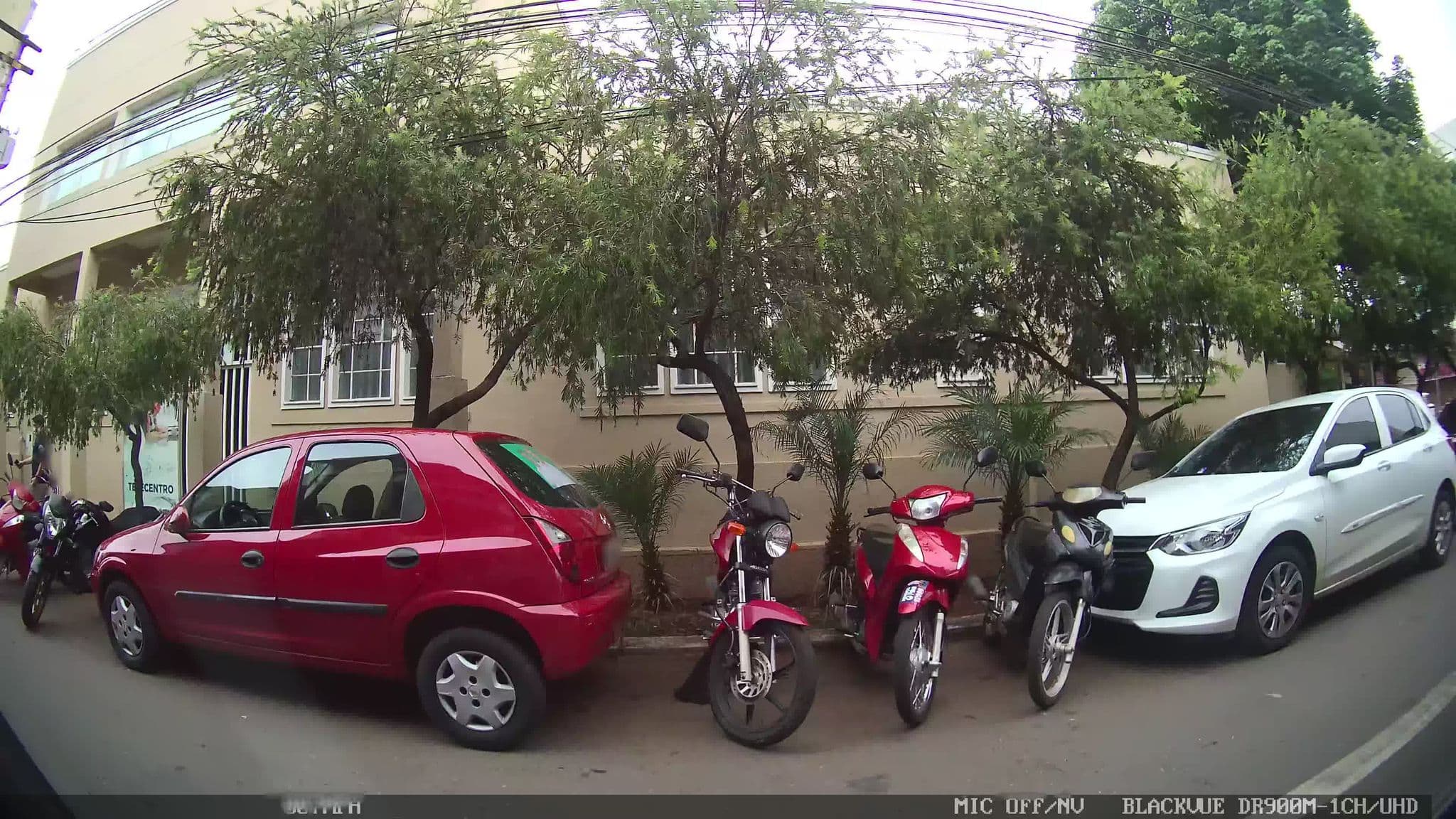 Street view near Palace Hotel, Anápolis — © kaart_4 (CC BY-SA · Mapillary)