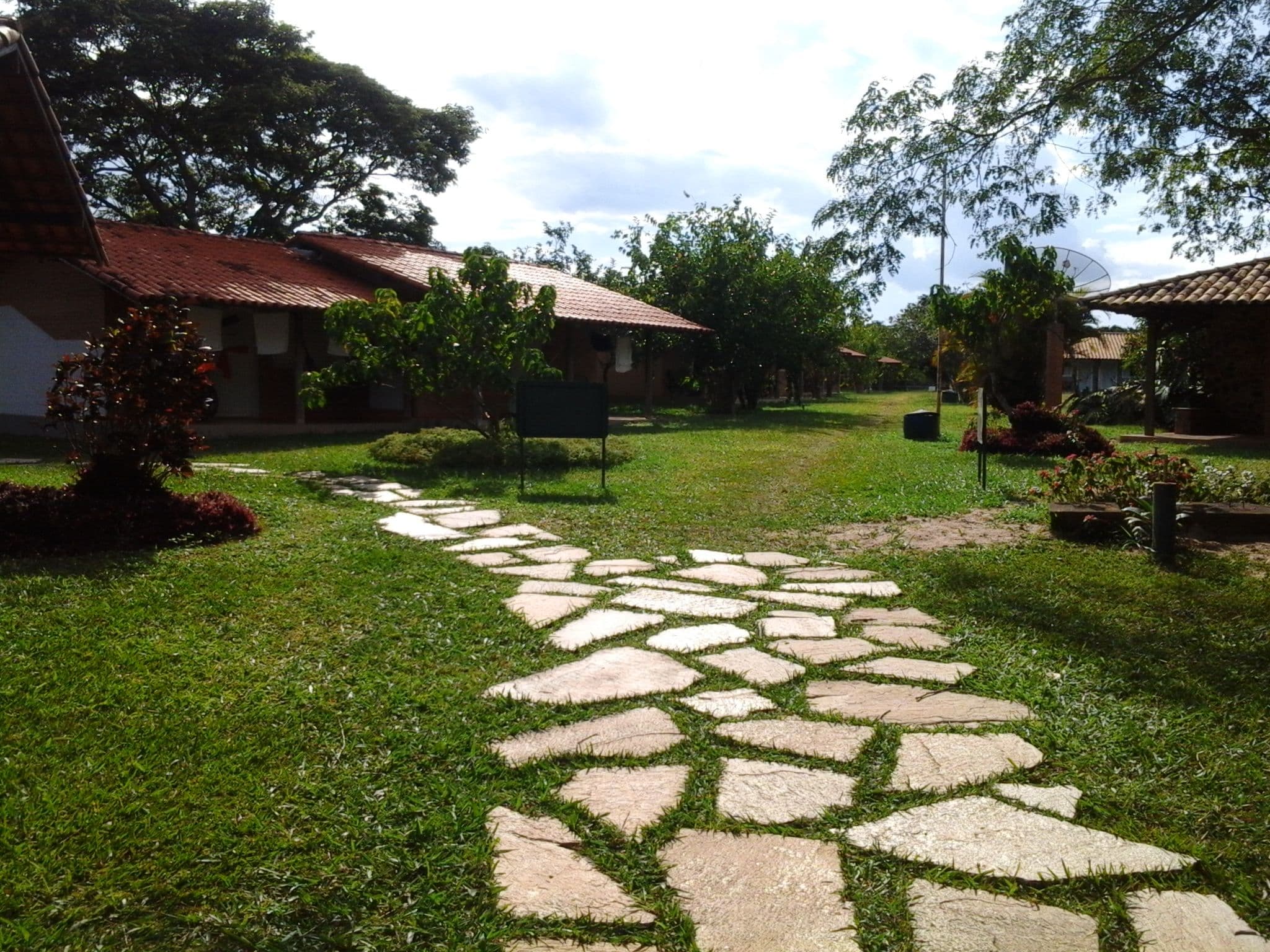 Street view near Hotel Fazenda Cabugi, Alexânia — © linhares (CC BY-SA · Mapillary)