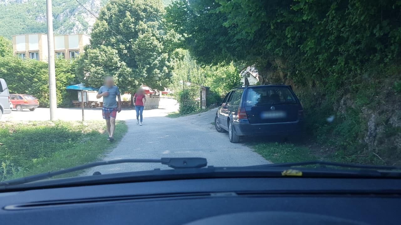 Street view near Kod Zore, Gračac — © mik007 (CC BY-SA · Mapillary)