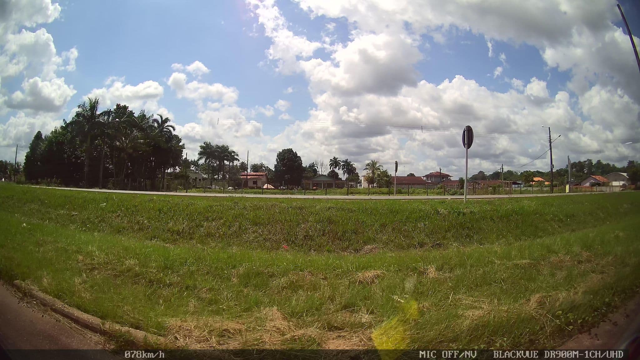 Street view near Hotel Central, Santa Isabel do Pará — © kaart_2 (CC BY-SA · Mapillary)
