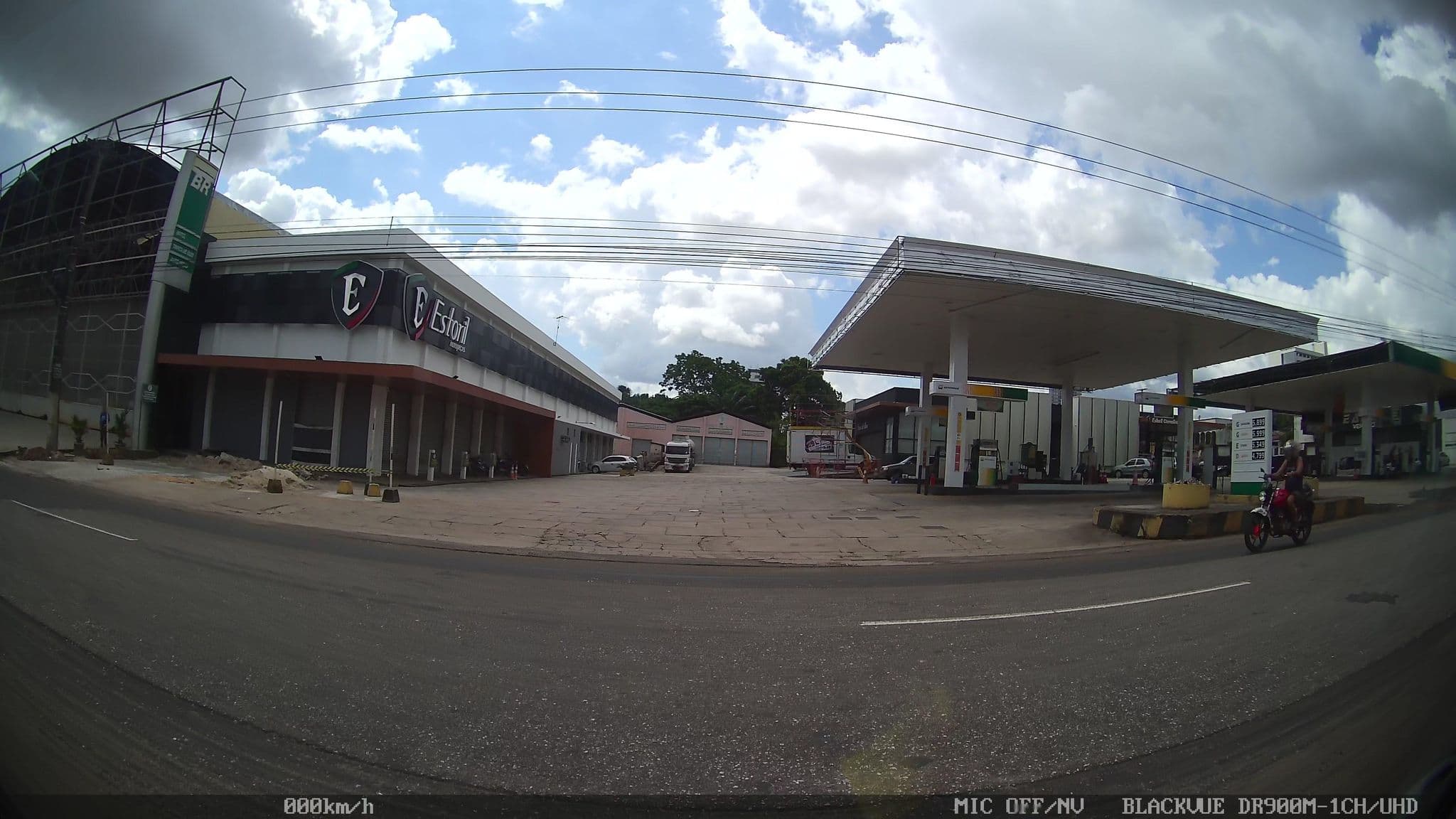 Street view near Hotel Estoril, Castanhal — © kaart_2 (CC BY-SA · Mapillary)