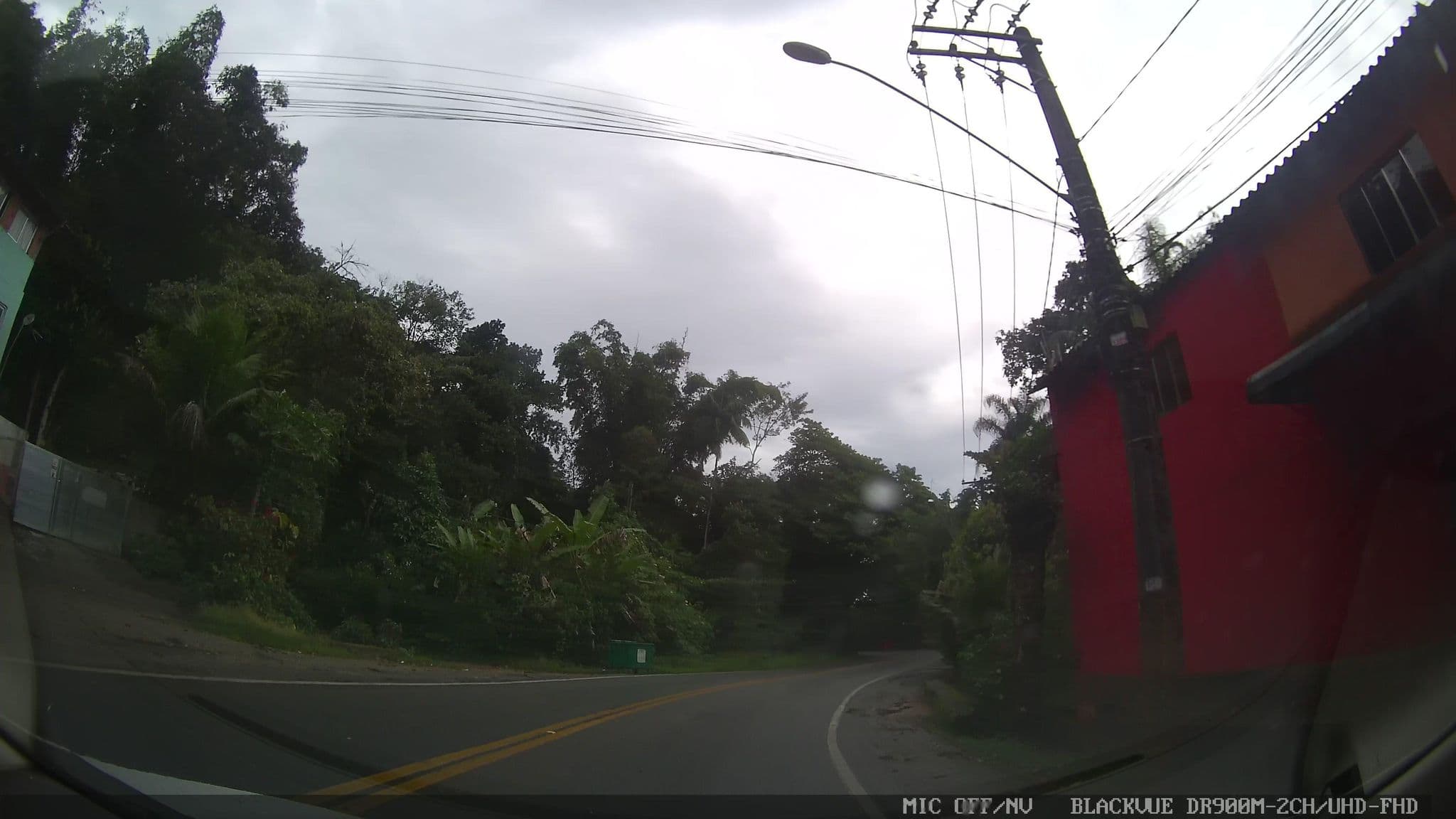 Street view near Pousada Albamar, Bertioga — © yaf1 (CC BY-SA · Mapillary)