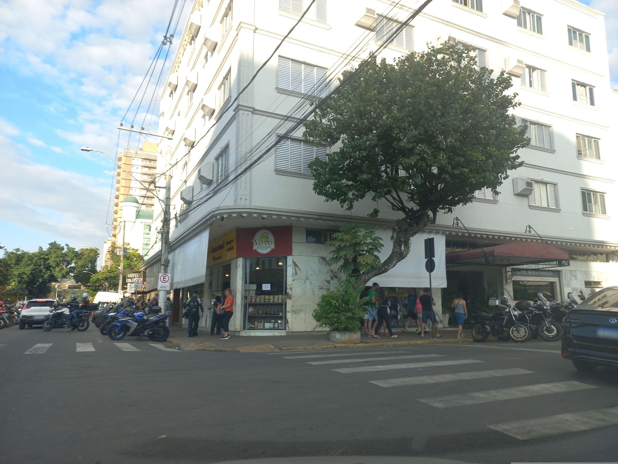 Street view near Hotel beira parque, São Lourenço — © and_eng (CC BY-SA · Mapillary)