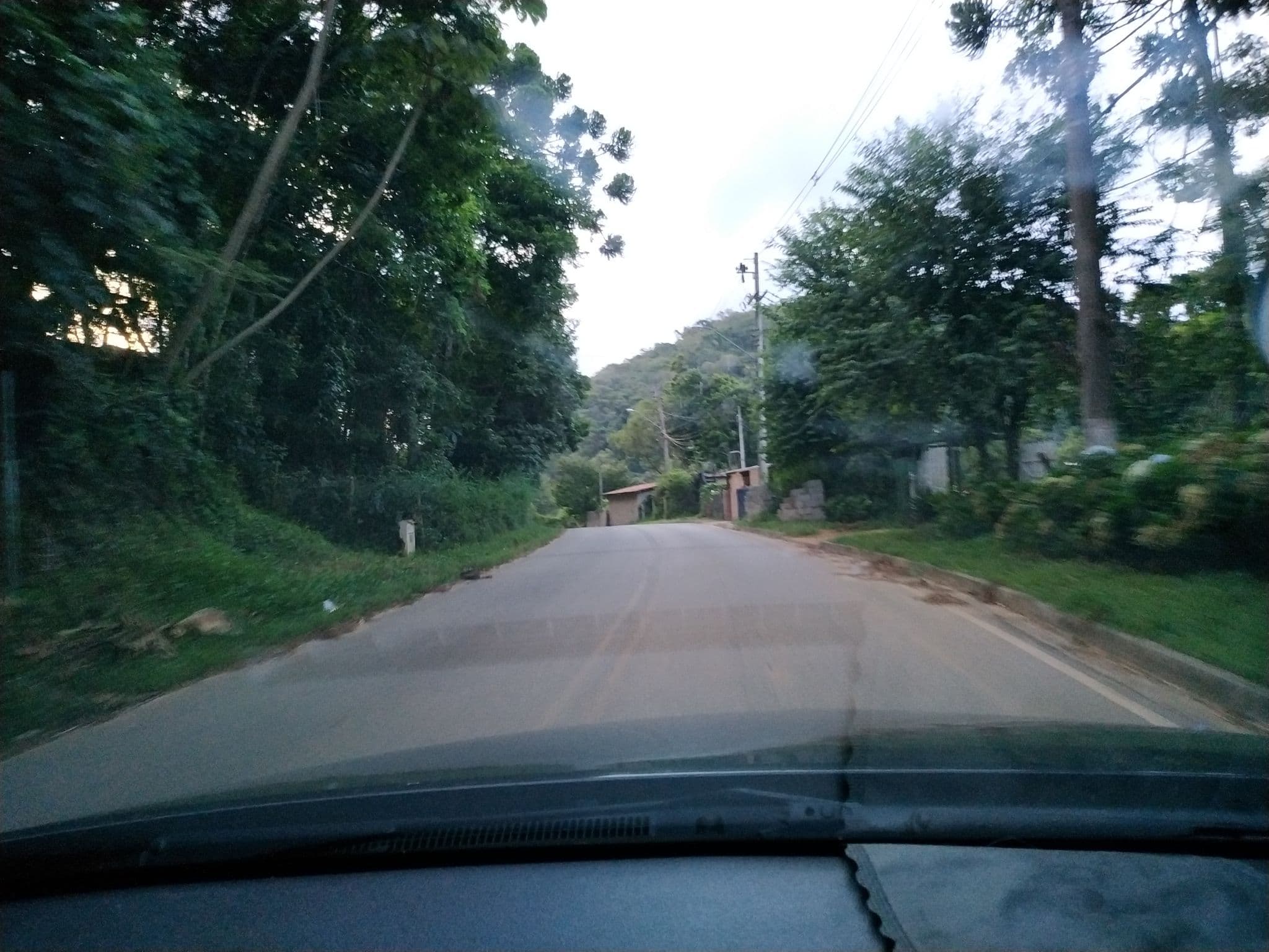 Street view near Pousada Casarao Veredas, Santo Antônio do Pinhal — © thierryajeaniphone (CC BY-SA · Mapillary)