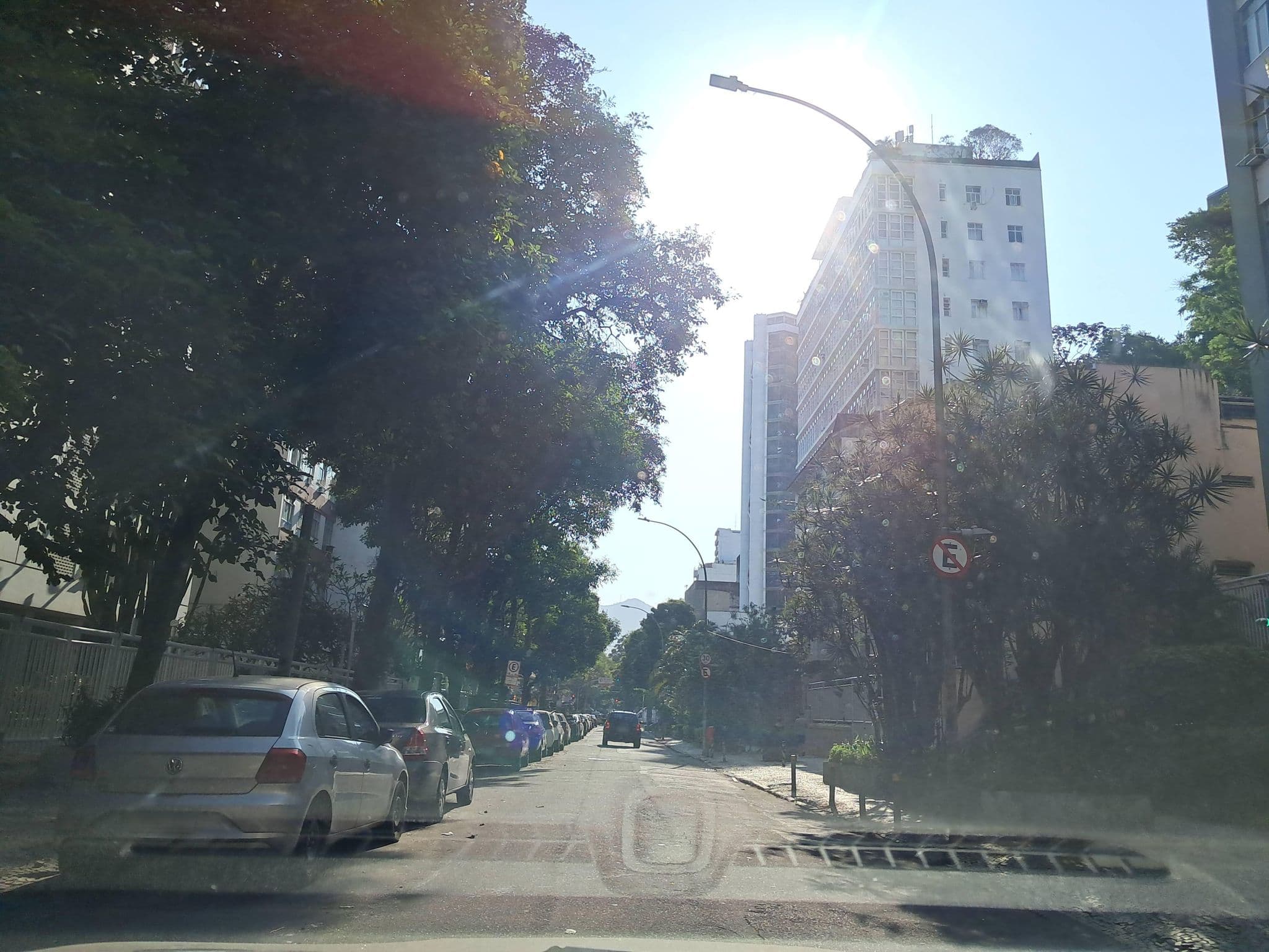 Street view near Rio Your Apartment 4, Ipanema — © enzostana (CC BY-SA · Mapillary)