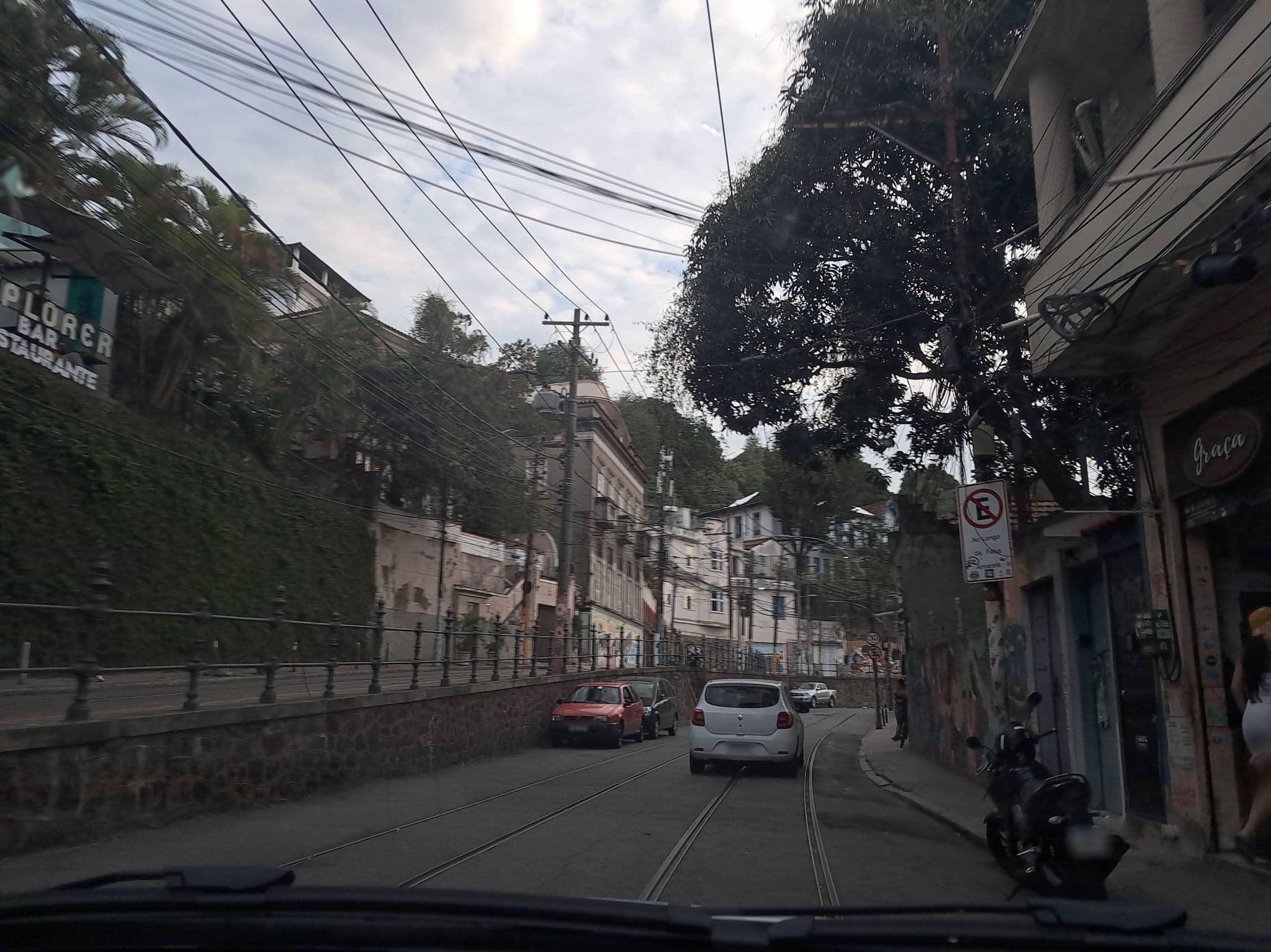 Street view near Santinhas de Santa, Santa Teresa — © Malu25 (CC BY-SA · Mapillary)