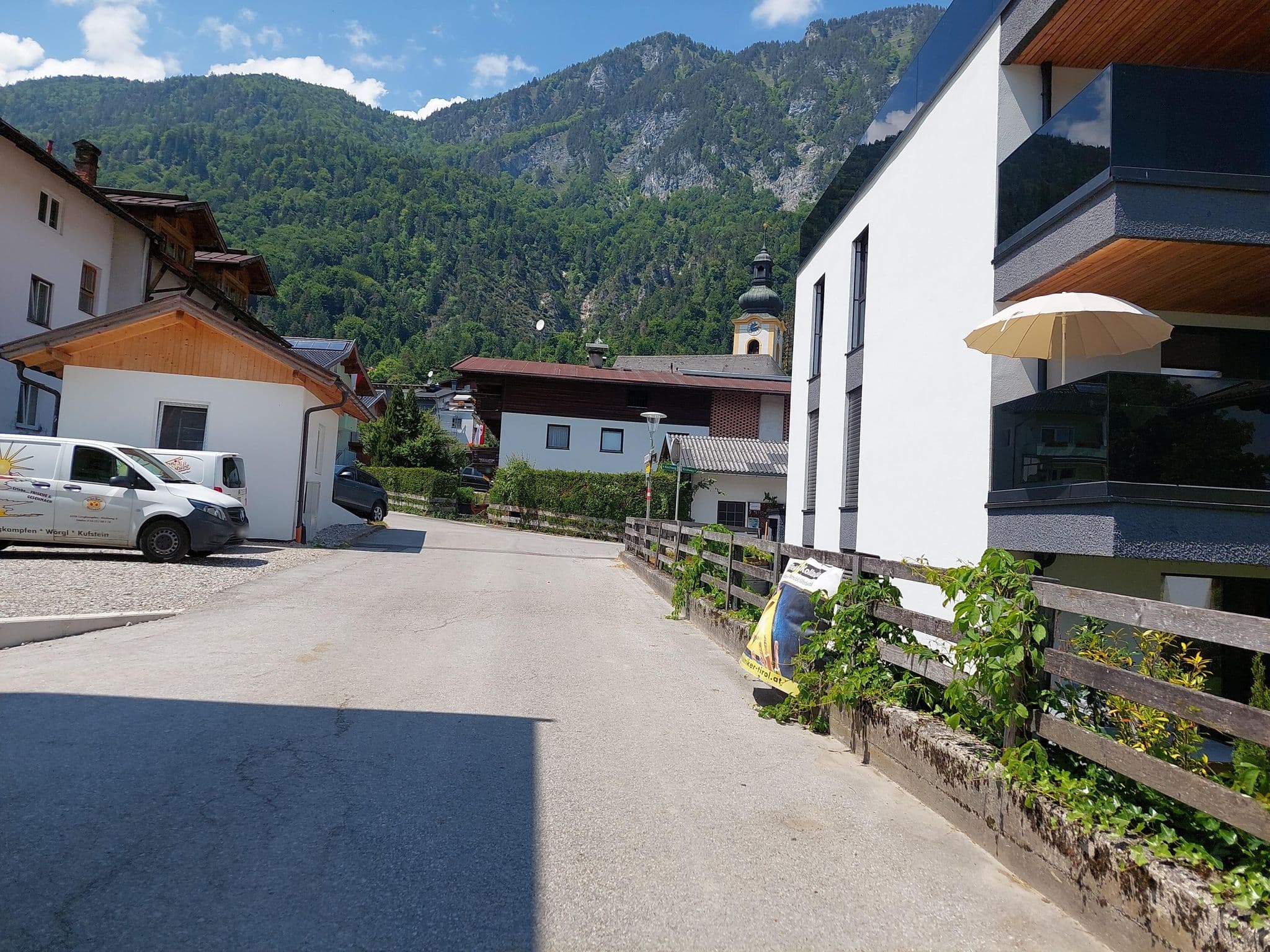 Street view near Schusterhof, Unterlangkampfen — © viavista (CC BY-SA · Mapillary)
