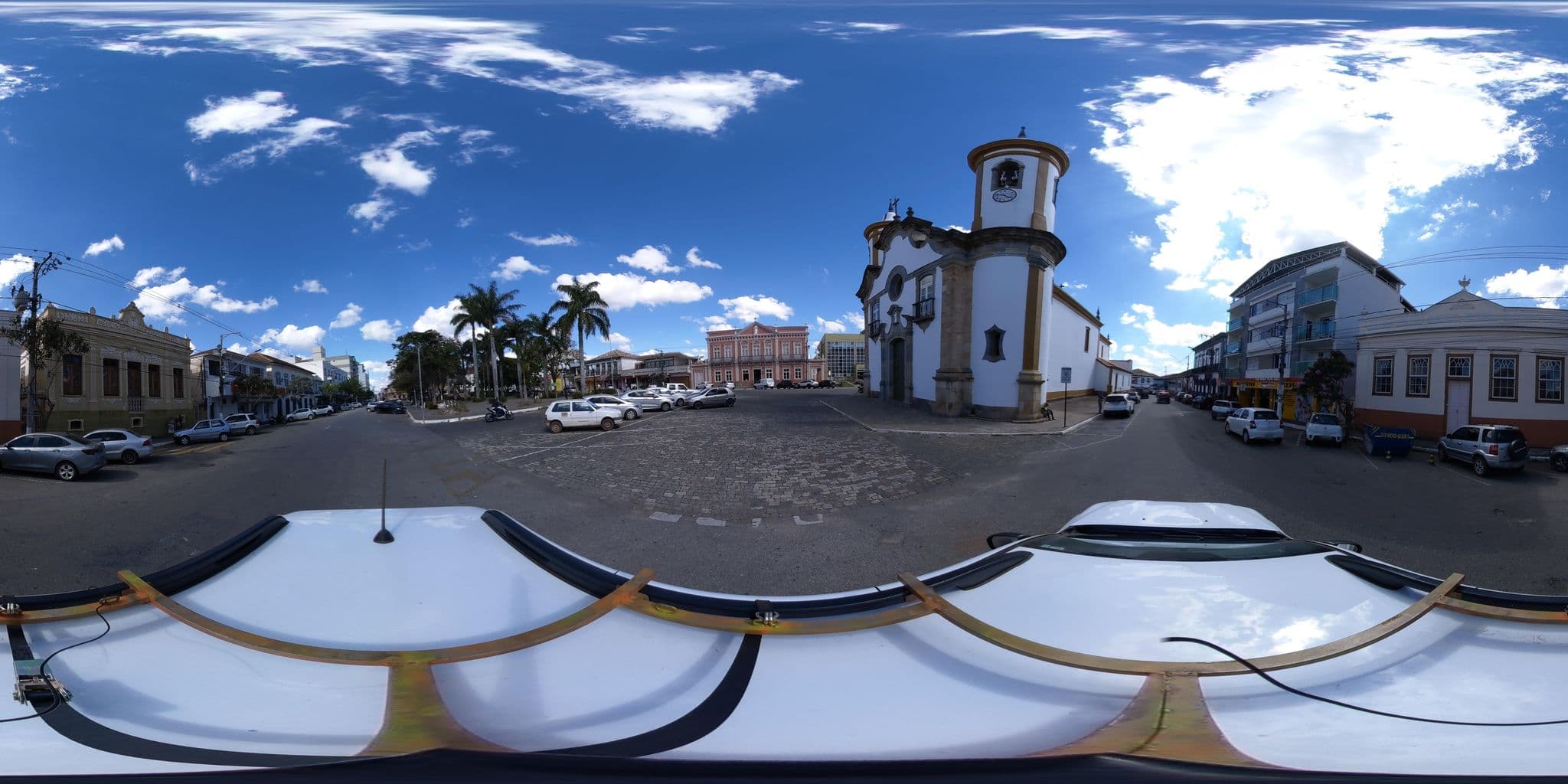 Street view near Hotel Brasil, Oliveira — © IGTECH (CC BY-SA · Mapillary)
