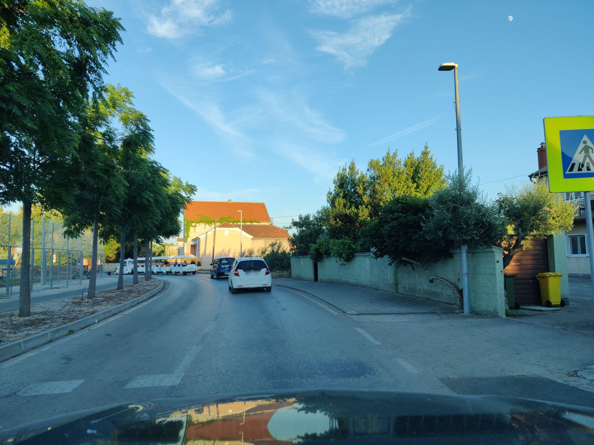 Street view near Basil Rooms & Apartments, Murter — © kietlak (CC BY-SA · Mapillary)