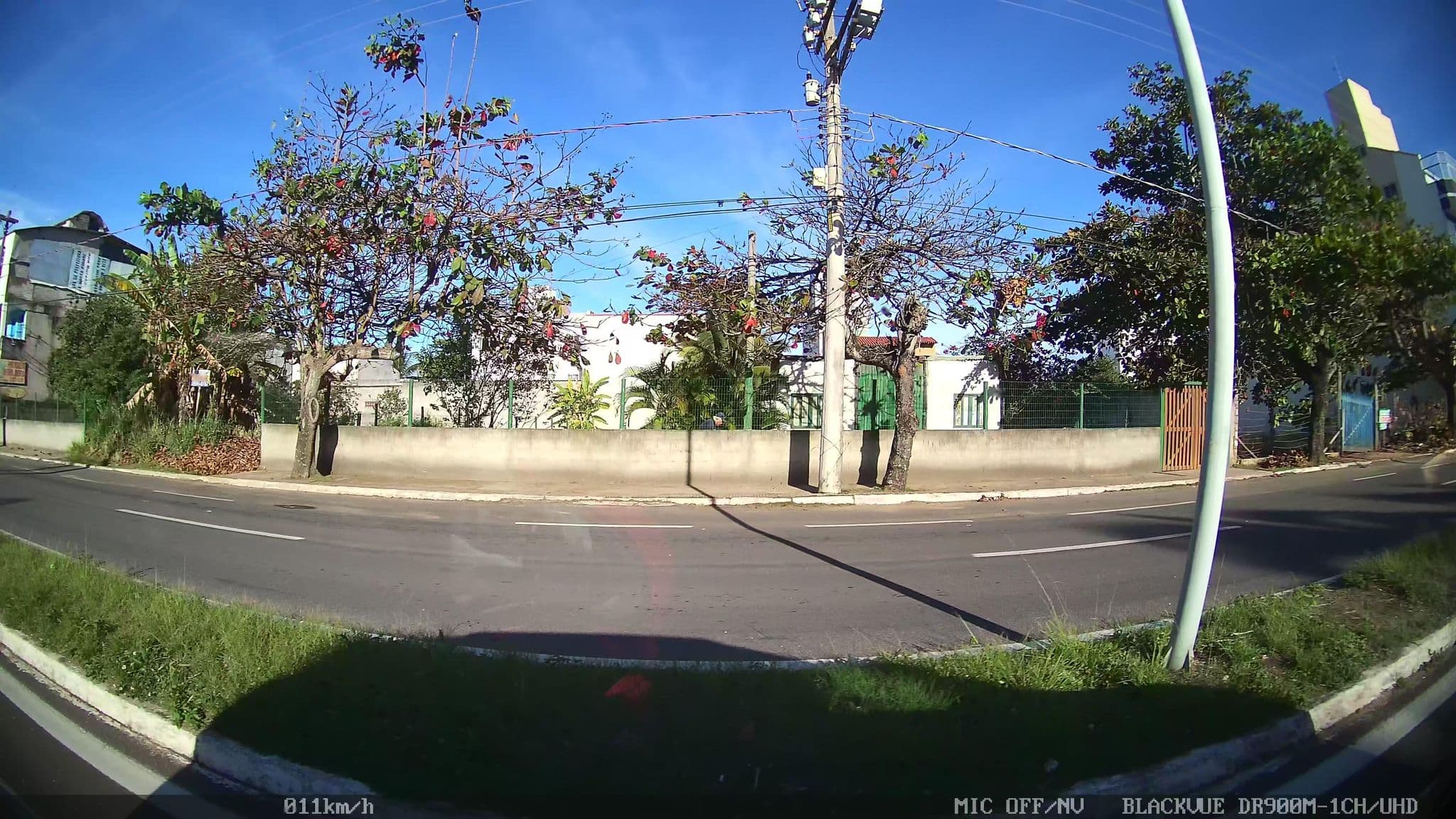 Street view near Pousada Shalon, Guarapari — © kaart_2 (CC BY-SA · Mapillary)