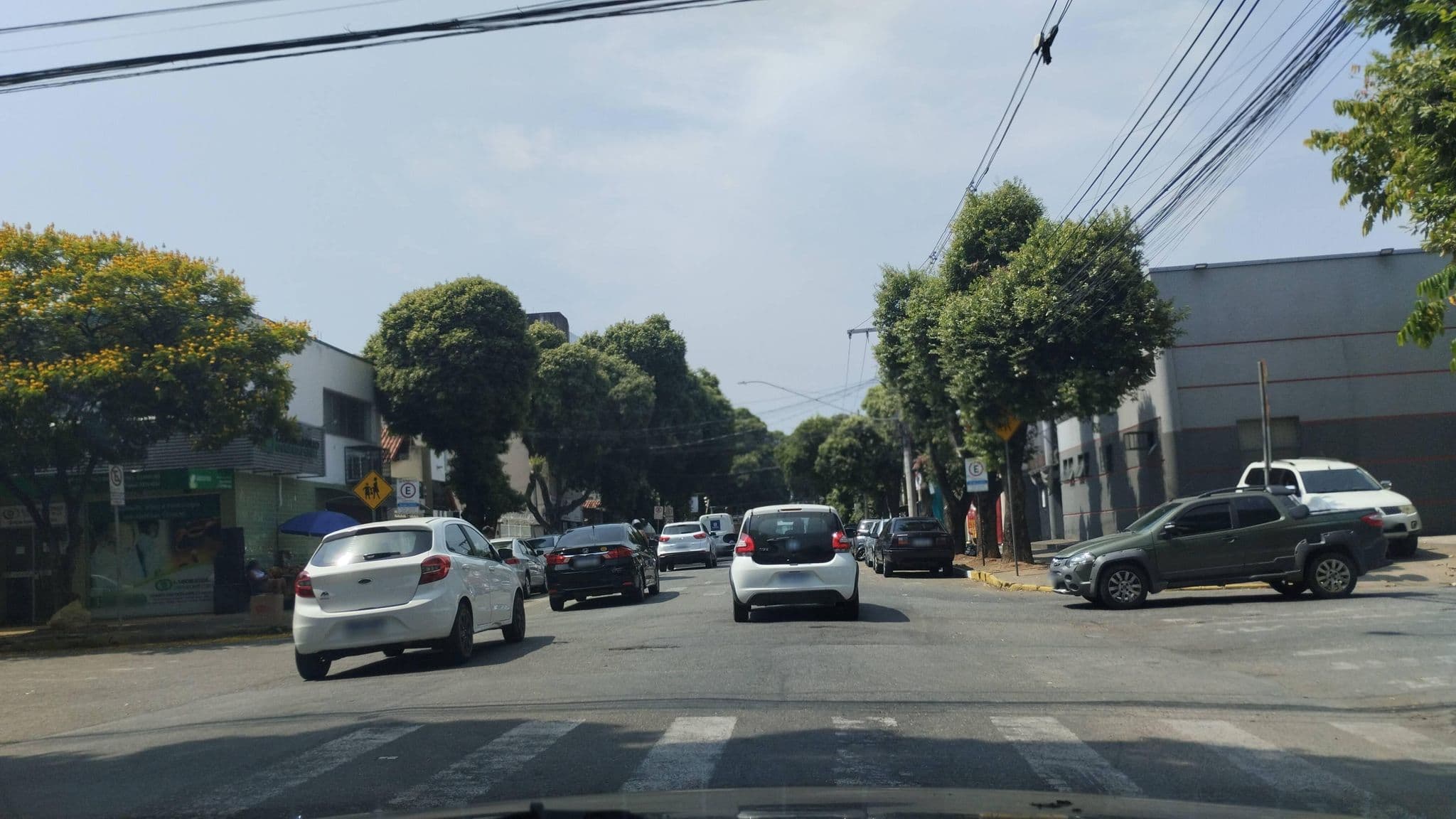Street view near Marilia Dormitorio, Governador Valadares — © Kaart_Local (CC BY-SA · Mapillary)