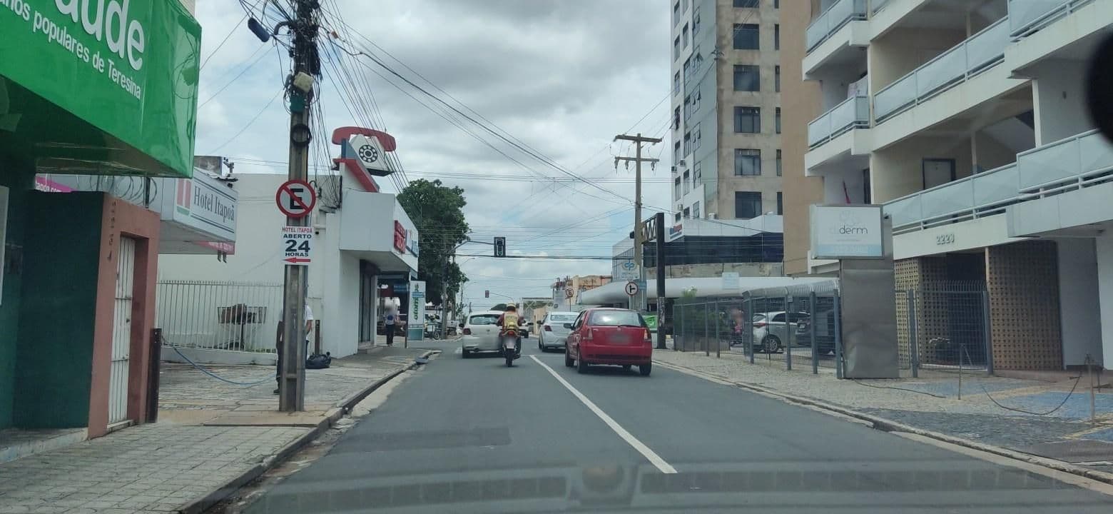 Street view near hotel Itapoã, Teresina — © felipedantas (CC BY-SA · Mapillary)