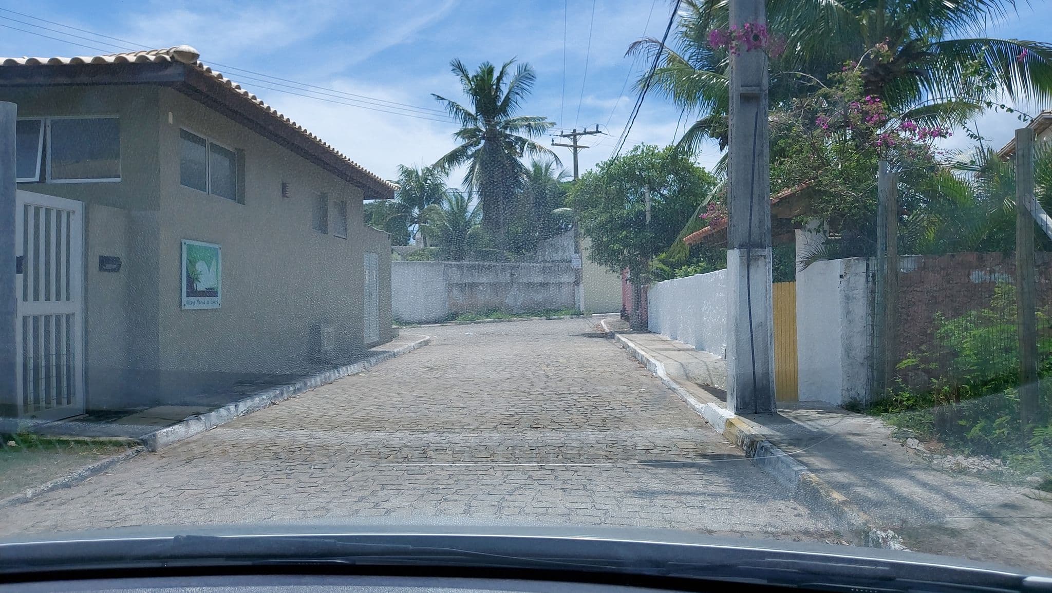 Street view near Pousada Mar de Luz, Dias d'Ávila — © georgenqueiroz (CC BY-SA · Mapillary)