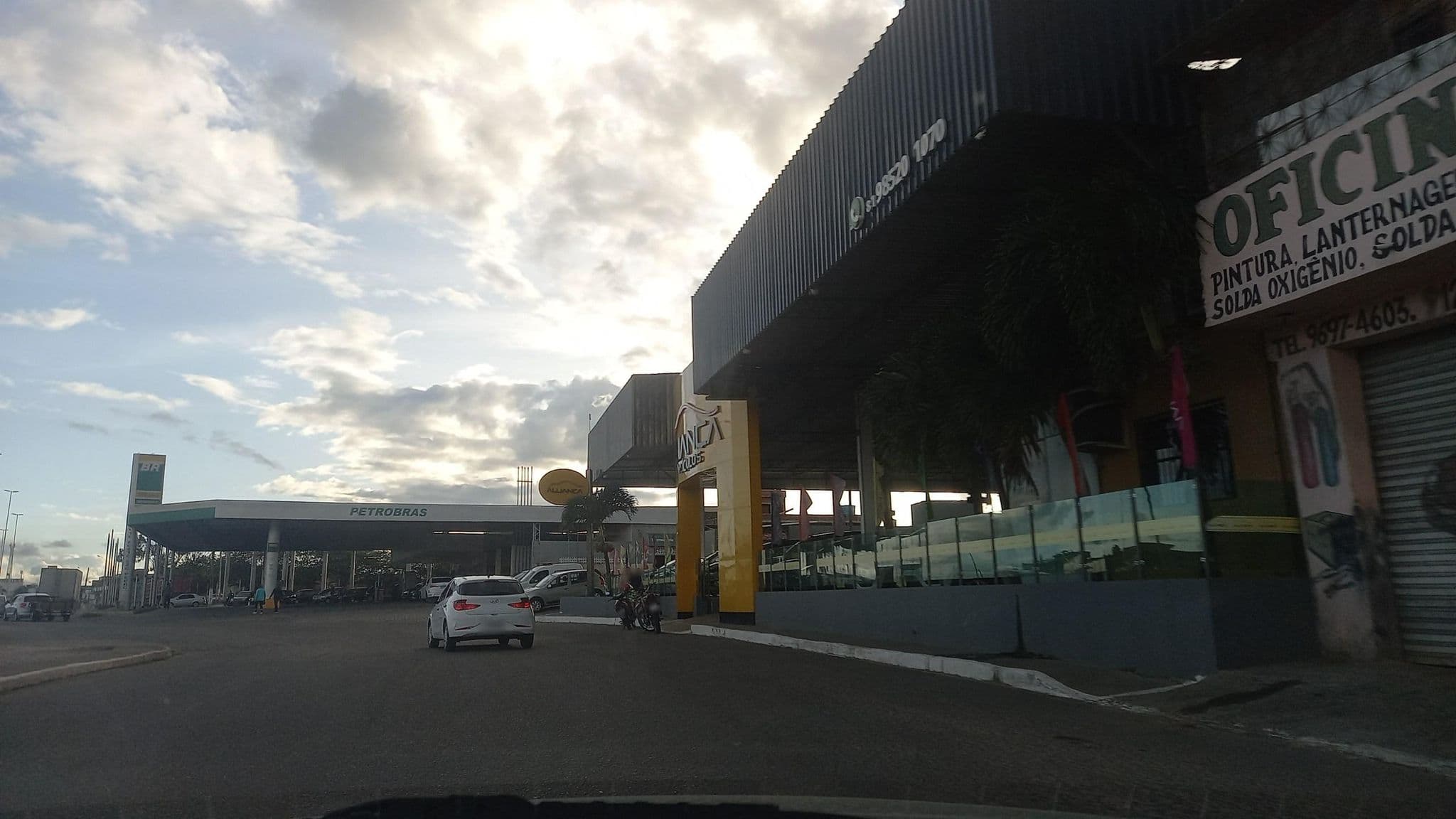 Street view near Hotel Da Roça, Bezerros — © raphaelmirc (CC BY-SA · Mapillary)