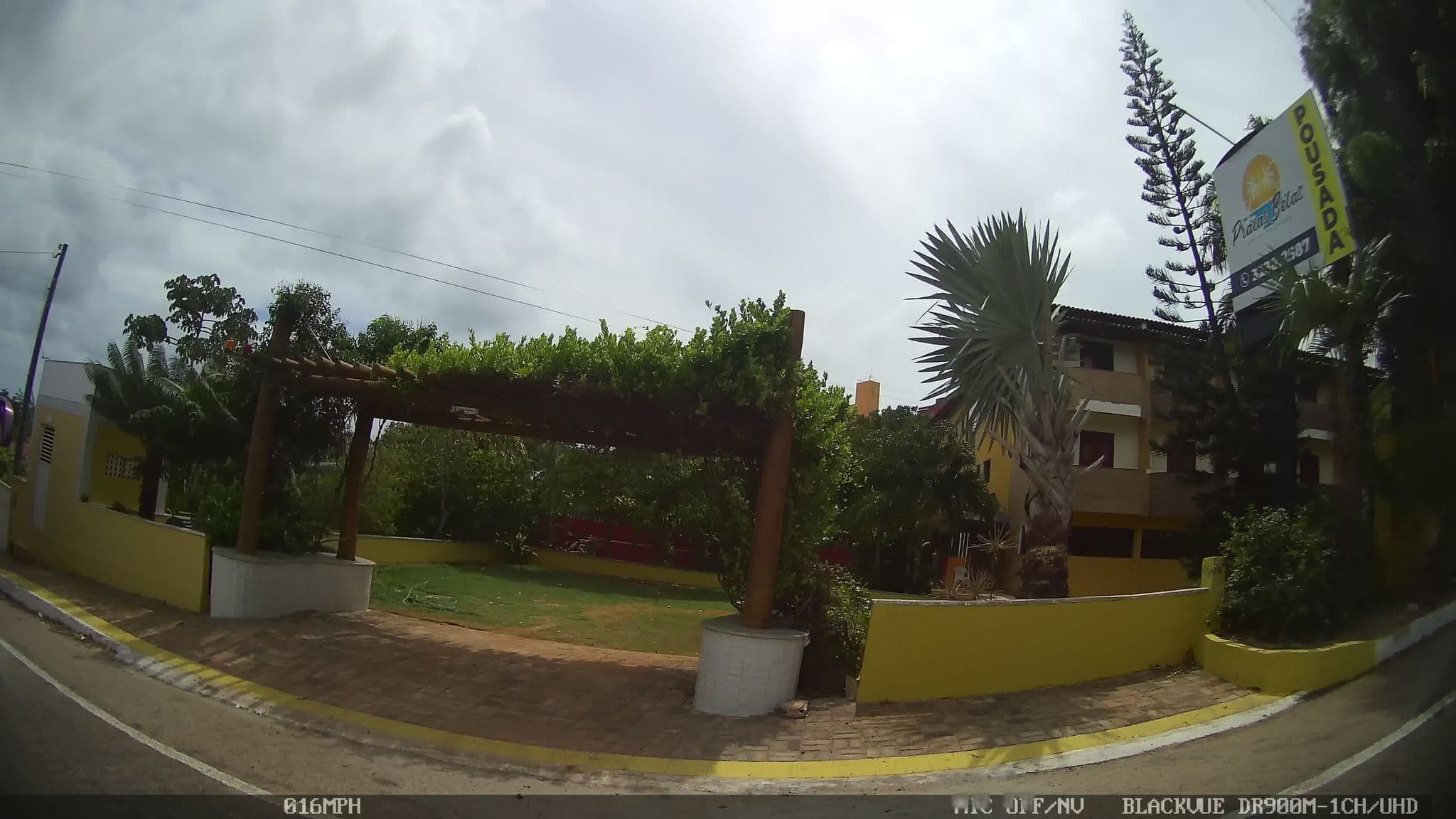 Street view near Hotel Pousada Praias Belas, Nísia Floresta — © kaart_4 (CC BY-SA · Mapillary)
