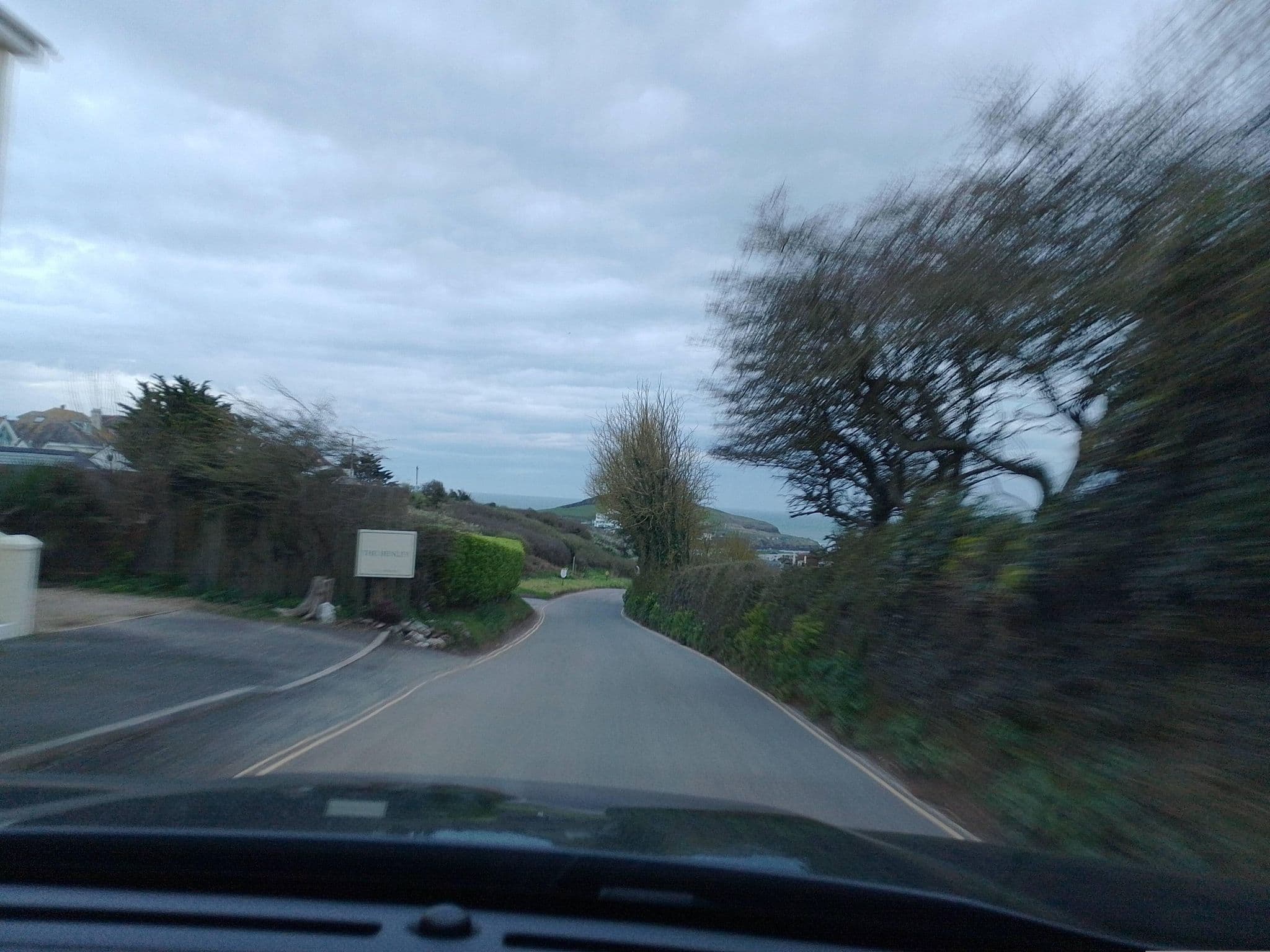 Street view near The Henley Hotel, Modbury — © laye (CC BY-SA · Mapillary)