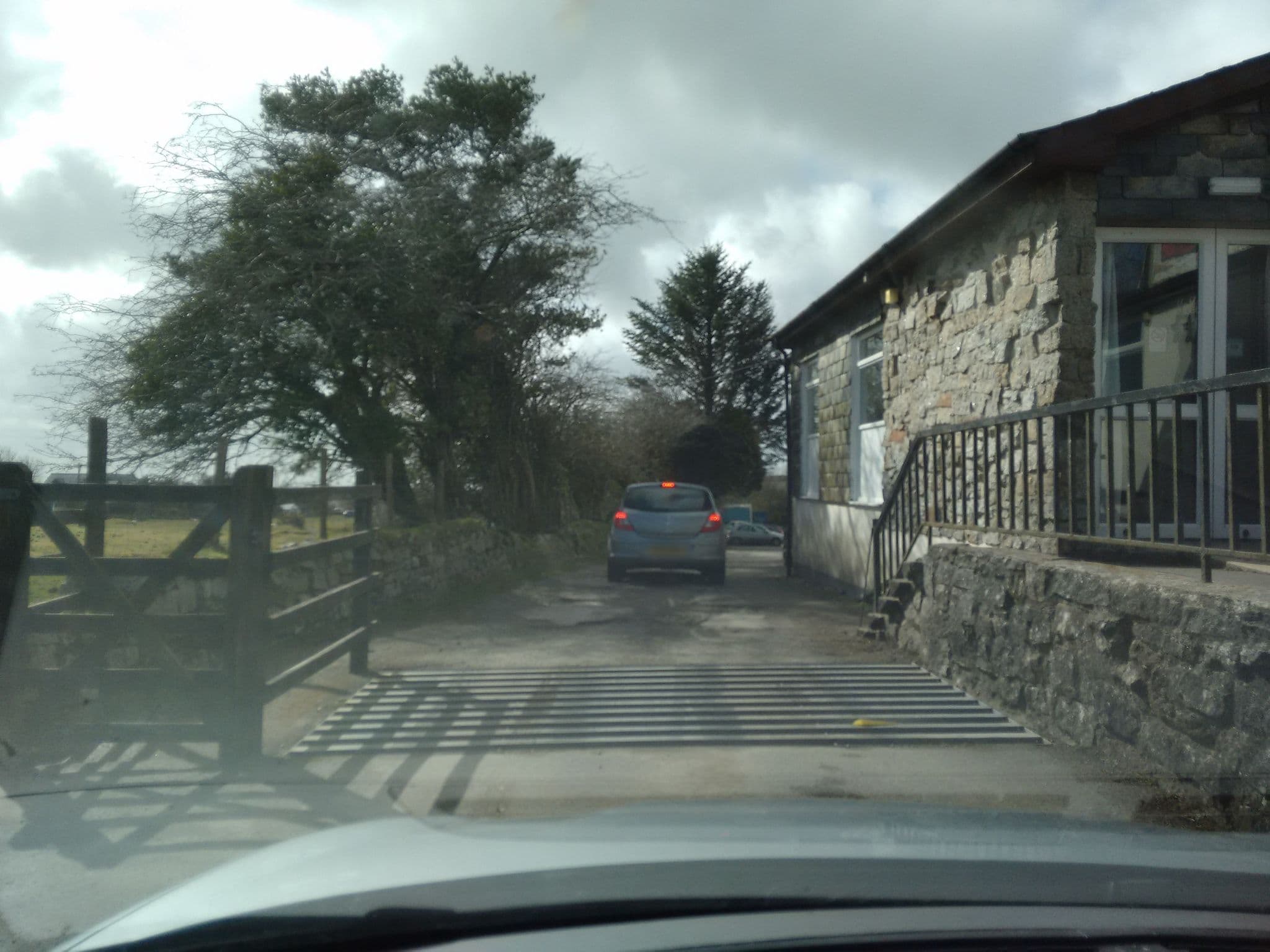 Street view near Cheesewring Hotel, Pensilva — © rob (CC BY-SA · Mapillary)