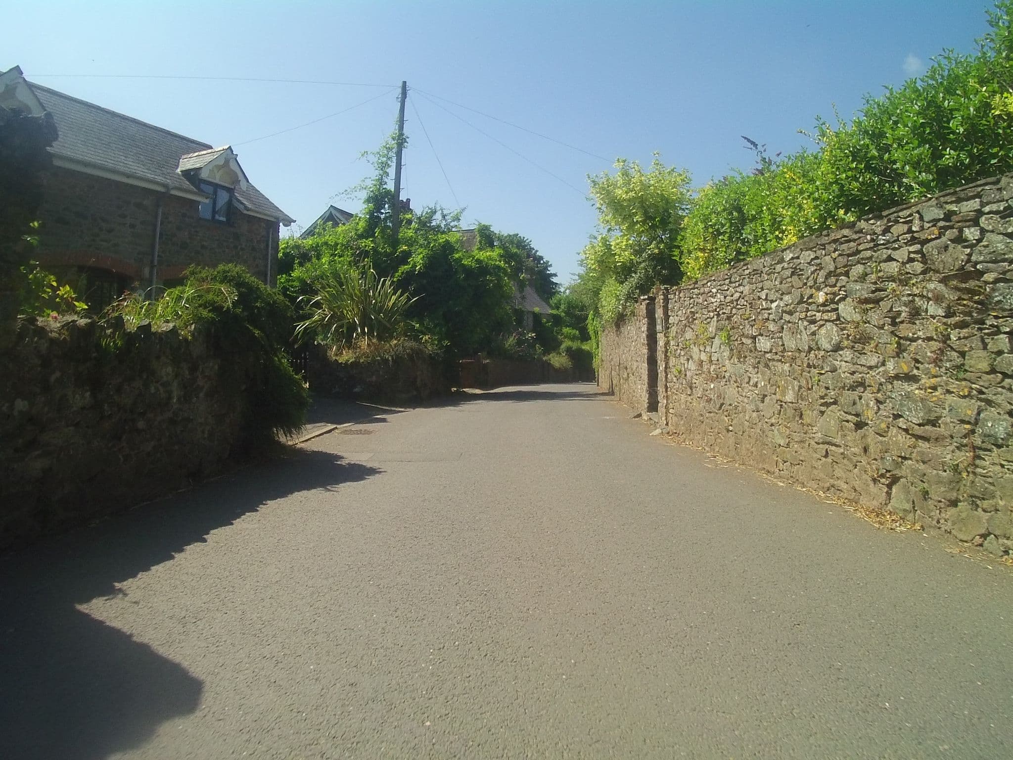 Street view near Brooking B&B and Pearse's Cottage, Stoke Gabriel — © keithonearth (CC BY-SA · Mapillary)