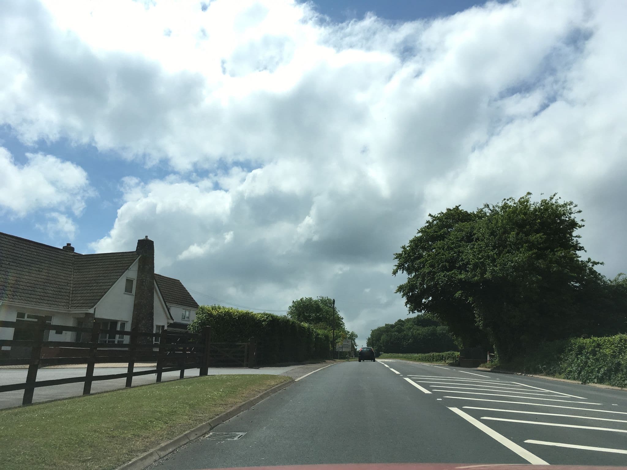 Street view near The 17th Century Hotel & Restaurant, Uffculme — © southglos (CC BY-SA · Mapillary)