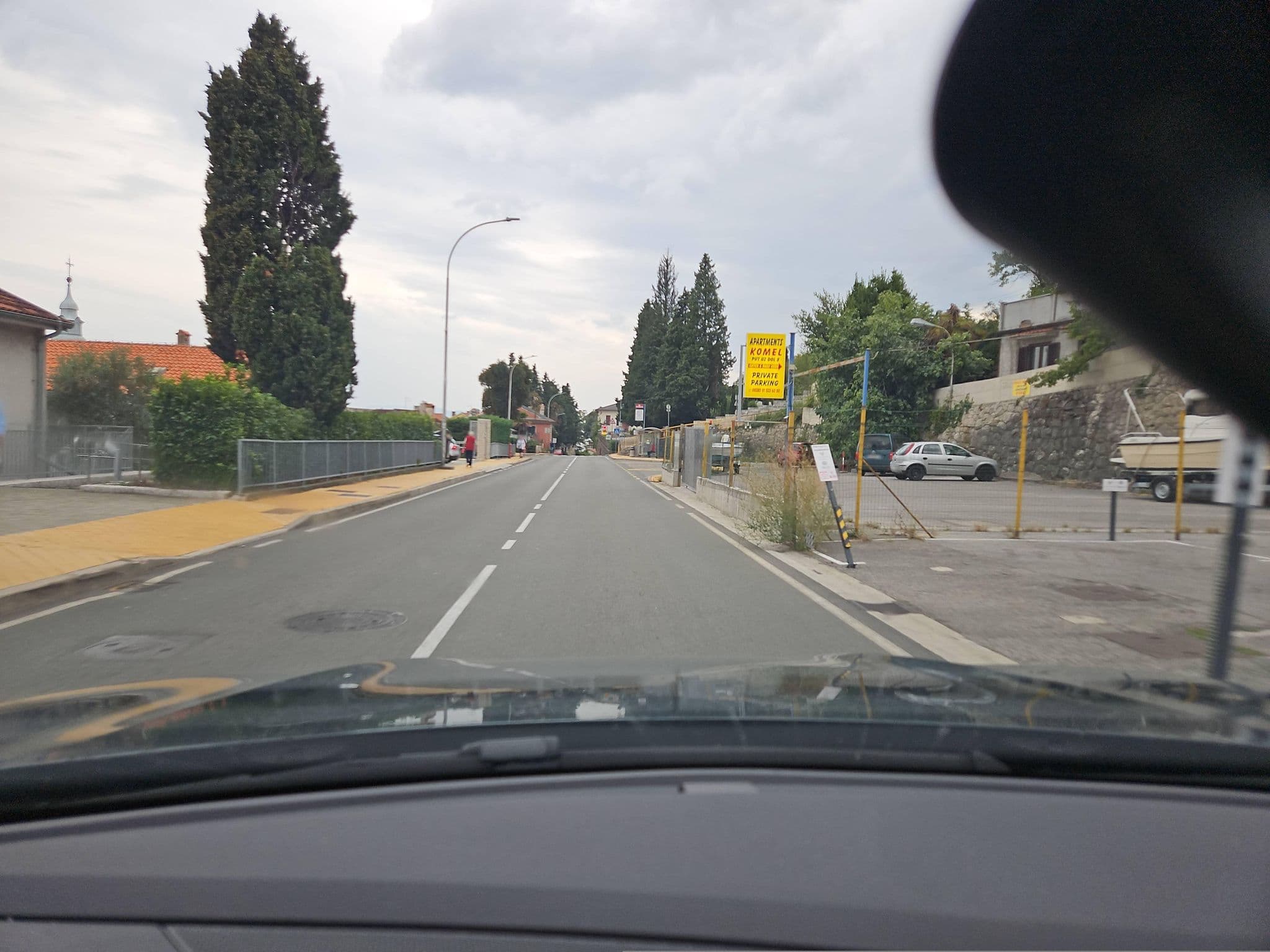 Street view near Apartmani Komel, Pobri — © toho (CC BY-SA · Mapillary)