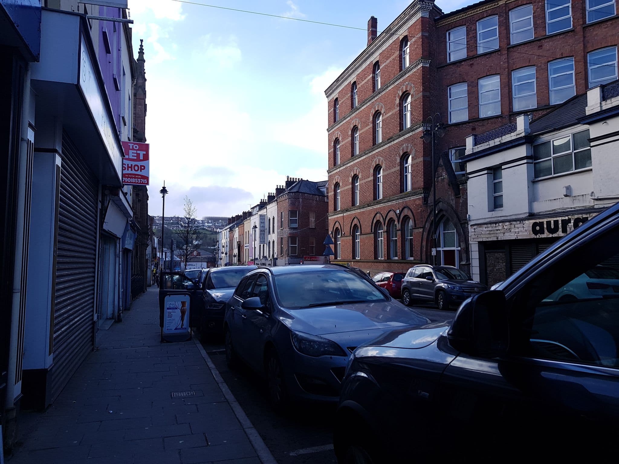 Street view near Walled City Apartments, Londonderry County Borough — © matthewitt (CC BY-SA · Mapillary)