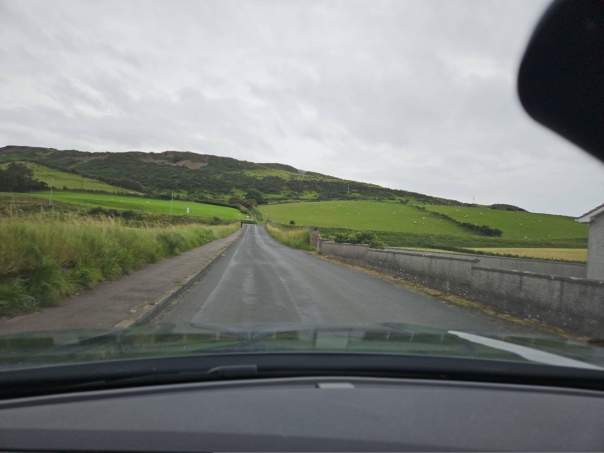 Street view near The Castle B&B, Ballintoy Harbour — © toho (CC BY-SA · Mapillary)