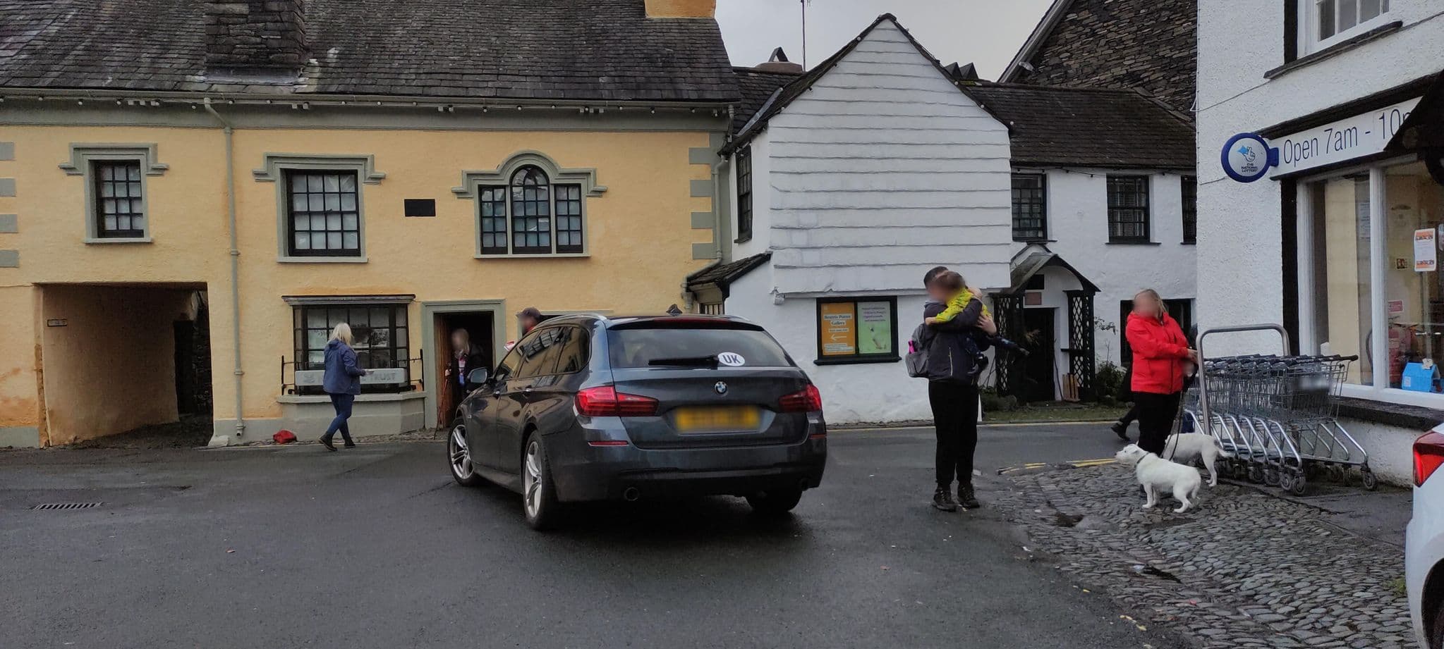 Street view near The Red Lion Inn, Windermere — © jethro10 (CC BY-SA · Mapillary)