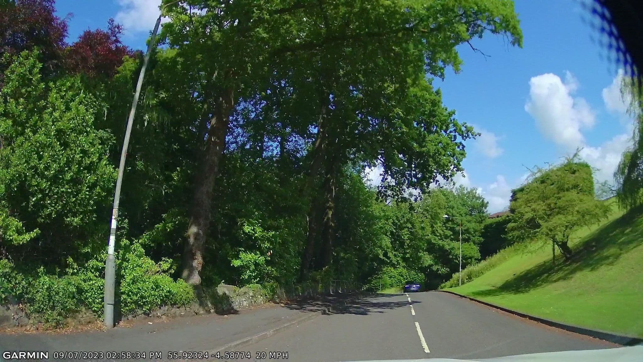 Street view near Finlaystone Barns, Dumbarton — © gmc (CC BY-SA · Mapillary)