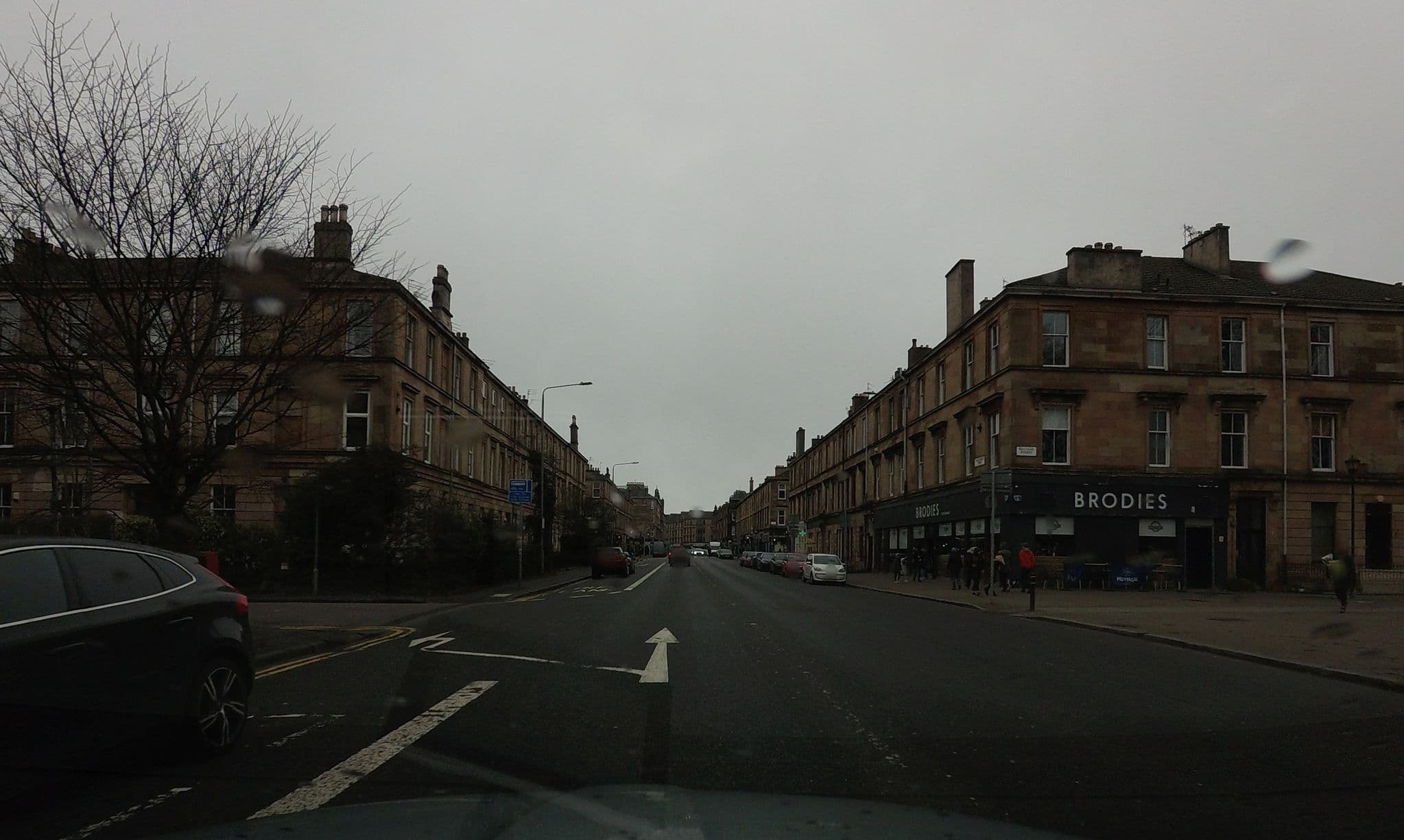 Street view near Queens Park Hotel, Glasgow — © hobgoblin (CC BY-SA · Mapillary)