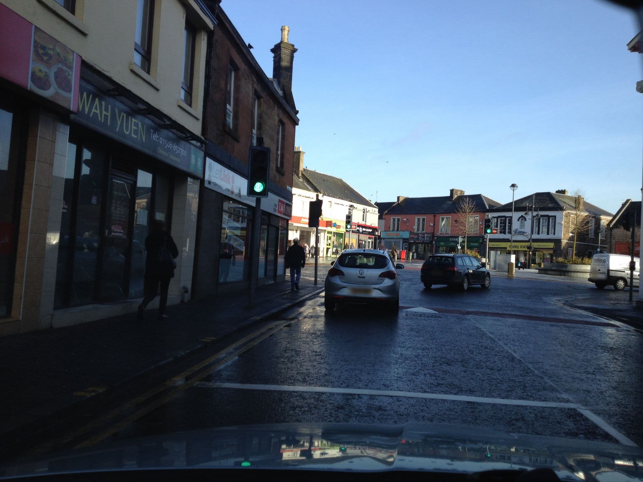 Street view near Dreadnought Hotel Bathgate, Bathgate — © hobgoblin (CC BY-SA · Mapillary)