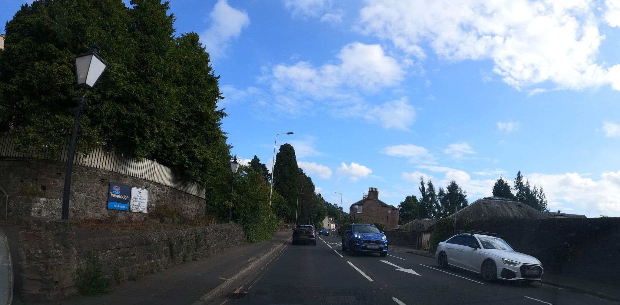 Street view near Innkeeper's Collection, Perth — © hobgoblin (CC BY-SA · Mapillary)