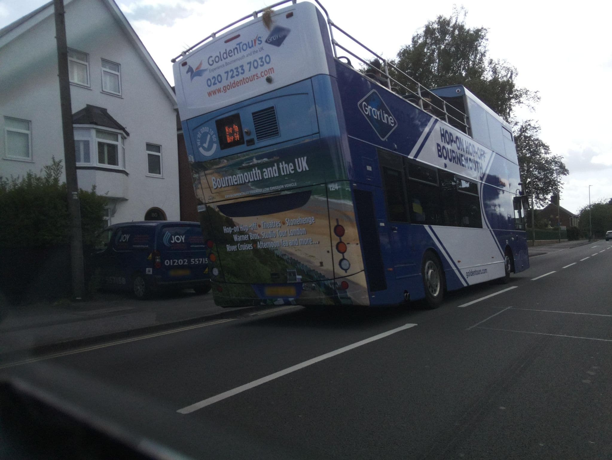 Street view near Poole Park Holiday Apartments, Poole — © southglos (CC BY-SA · Mapillary)