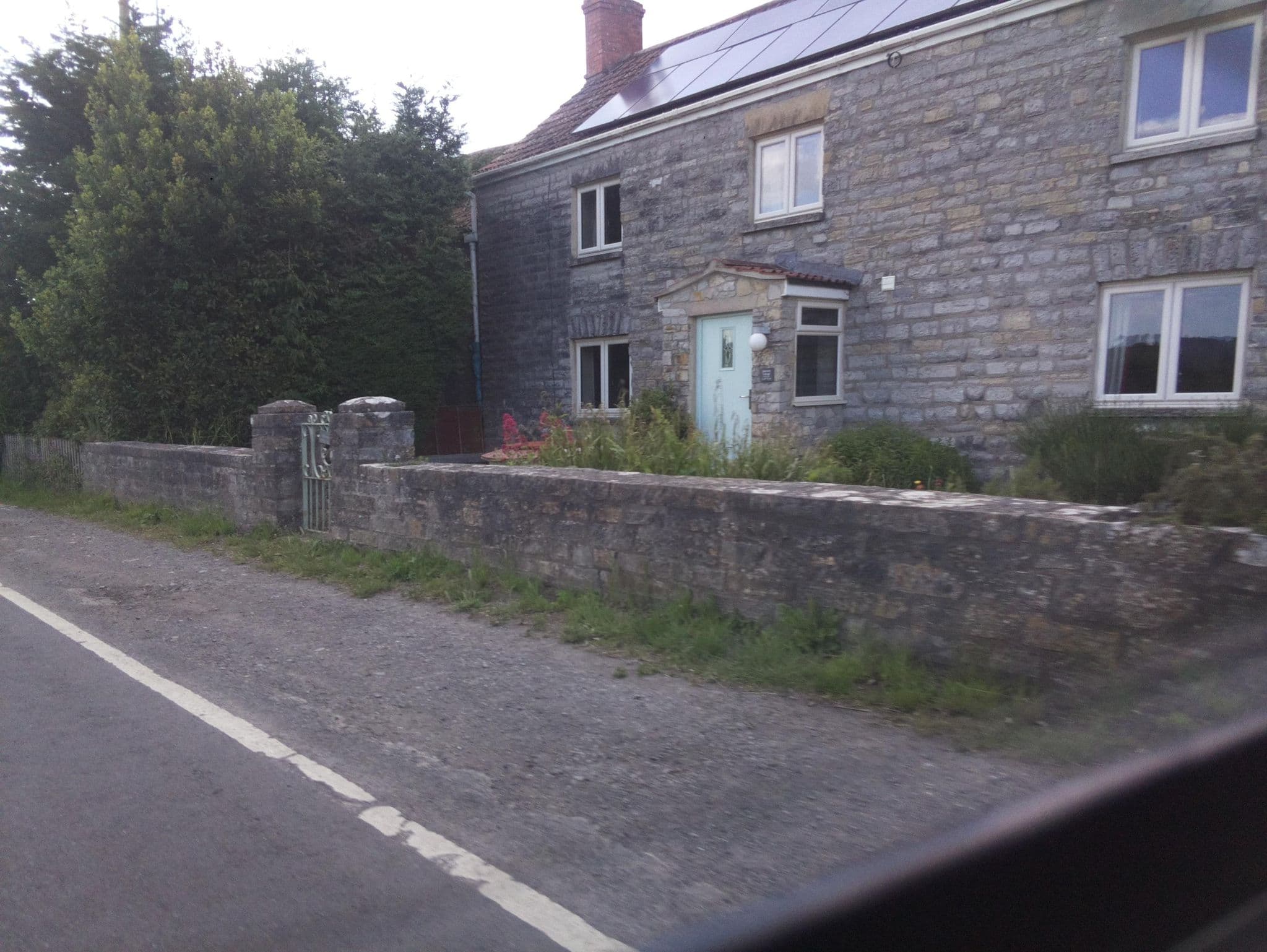 Street view near Polden Vale, Street — © southglos (CC BY-SA · Mapillary)