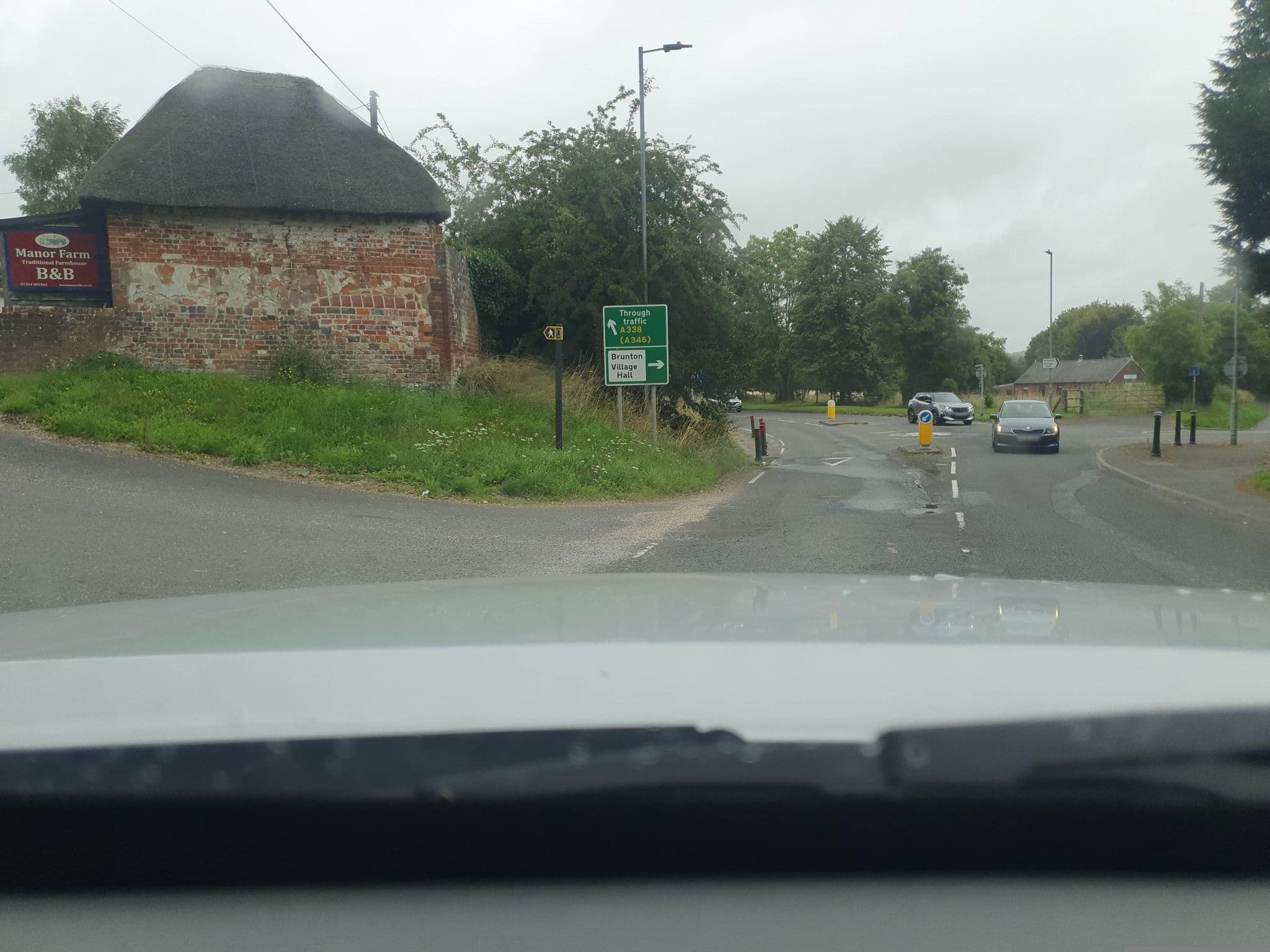 Street view near Manor Farm B&B, Burbage — © russmcd (CC BY-SA · Mapillary)