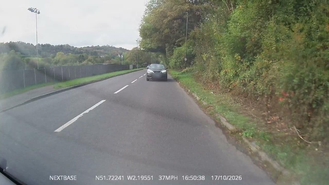 Street view near Executive Lets, Brimscombe — © OrangeHurst97 (CC BY-SA · Mapillary)