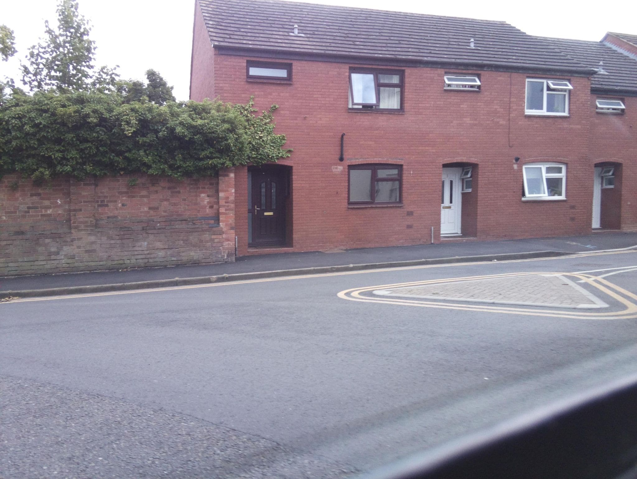 Street view near Abbots Court Cottages, Evesham — © southglos (CC BY-SA · Mapillary)