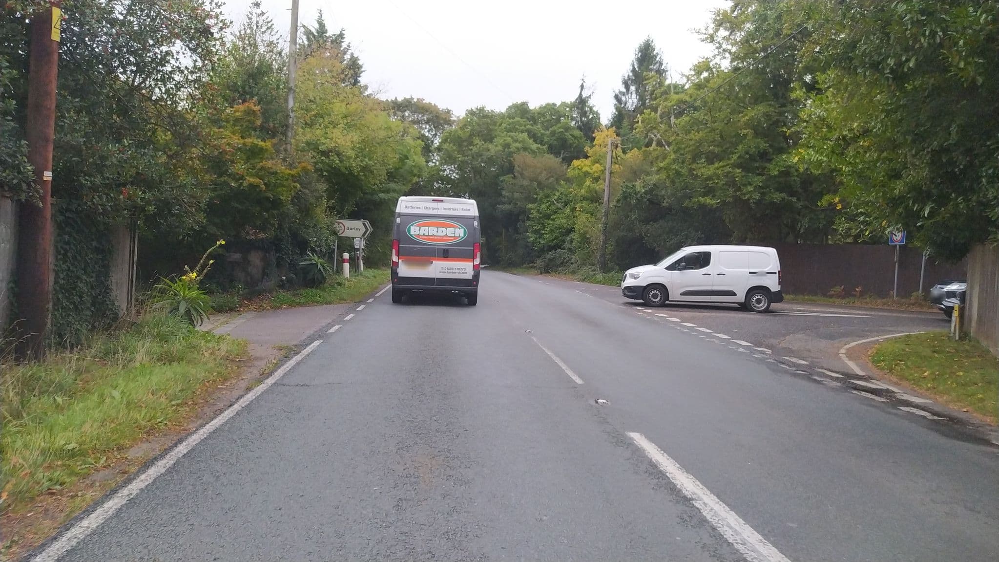 Street view near The Spinney Bed & Breakfast, Sway — © noid (CC BY-SA · Mapillary)