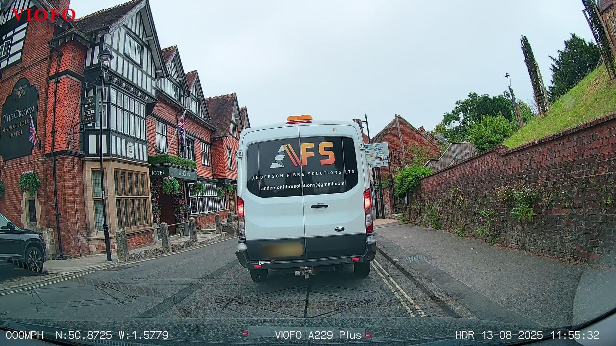 Street view near Halcyon, Lyndhurst — © RyanBush (CC BY-SA · Mapillary)