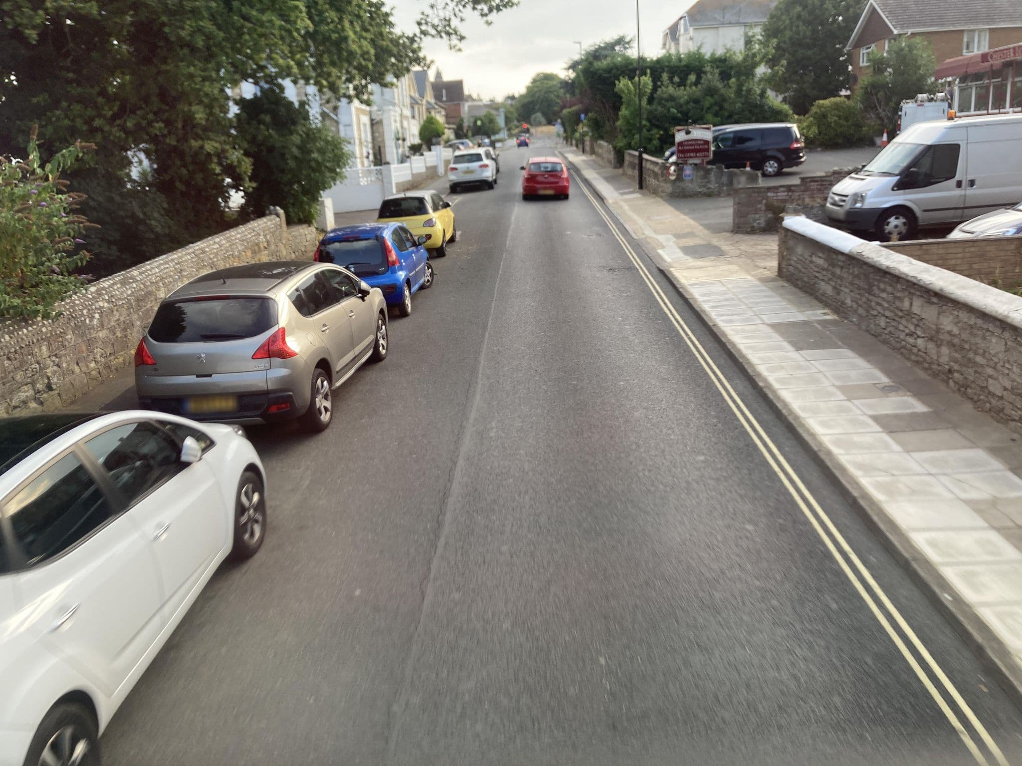 Street view near Belgrave Hotel, Sandown — © cjmalone (CC BY-SA · Mapillary)